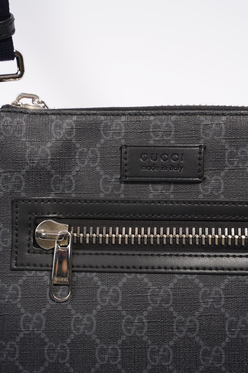 Gucci Messenger Bag Supreme Canvas Small