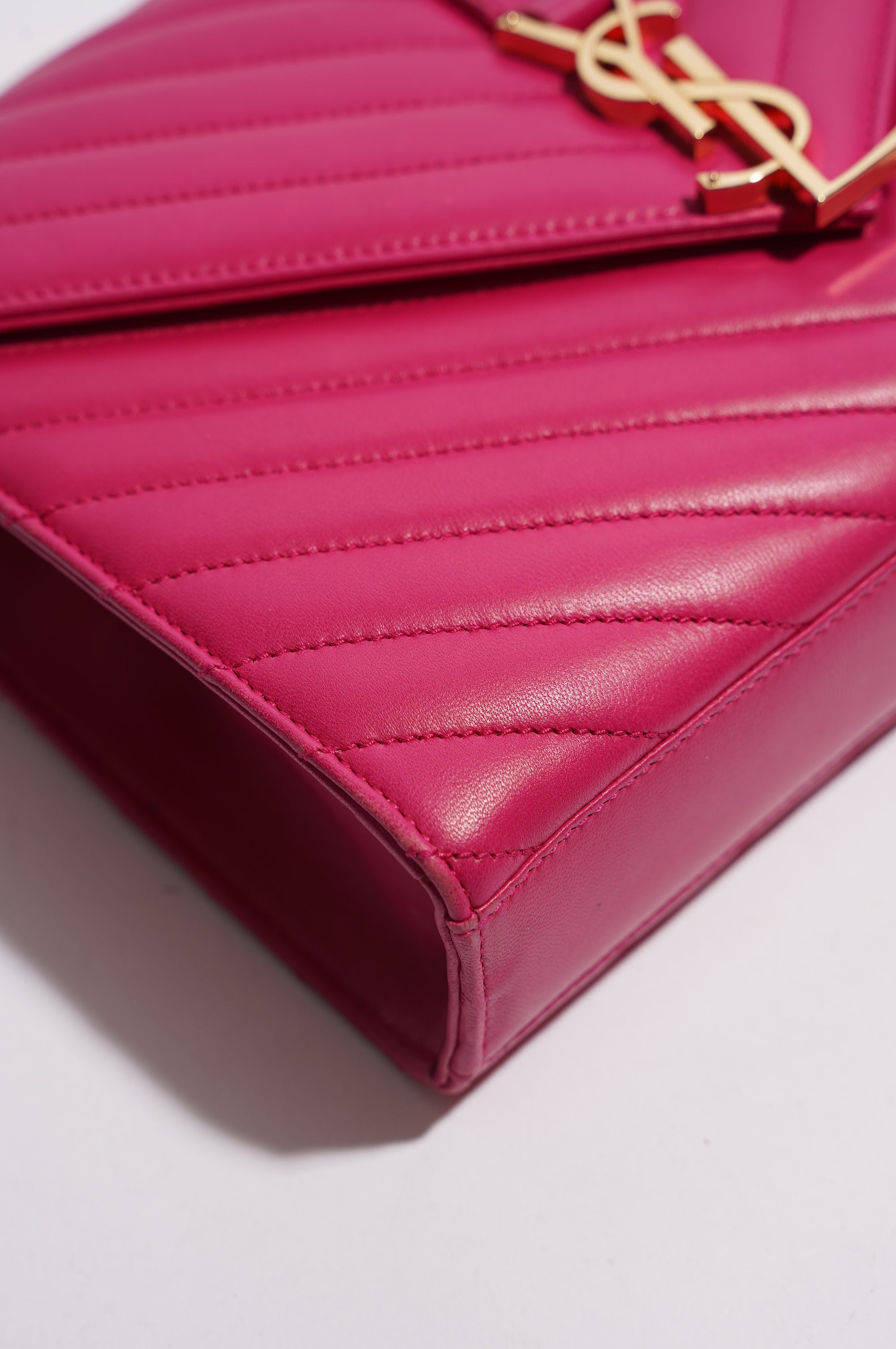 Saint Laurent Womens Chevron Envelope Bag Pink Medium