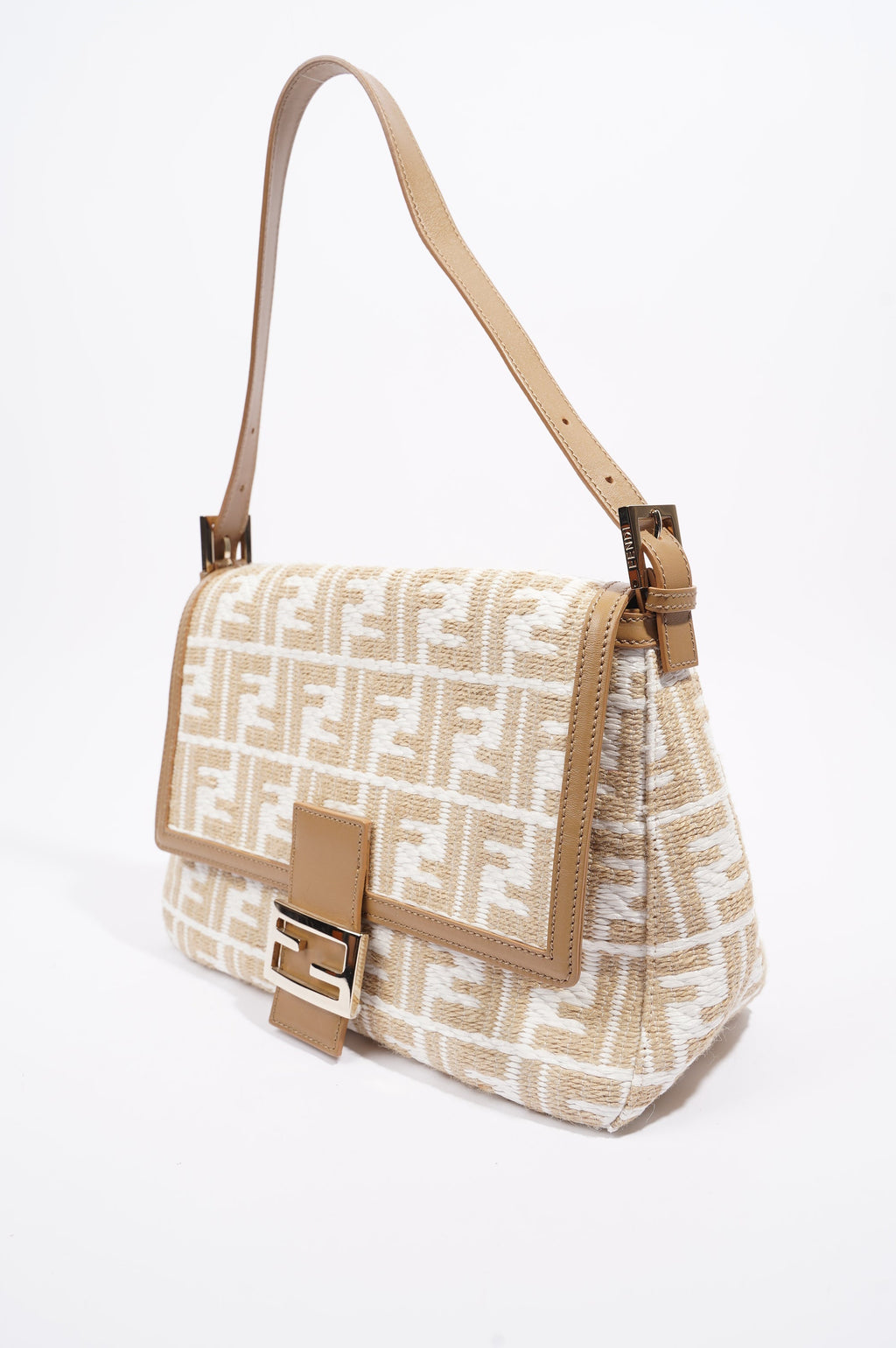 Fendi Womens Baguette Handbag Beige / White
