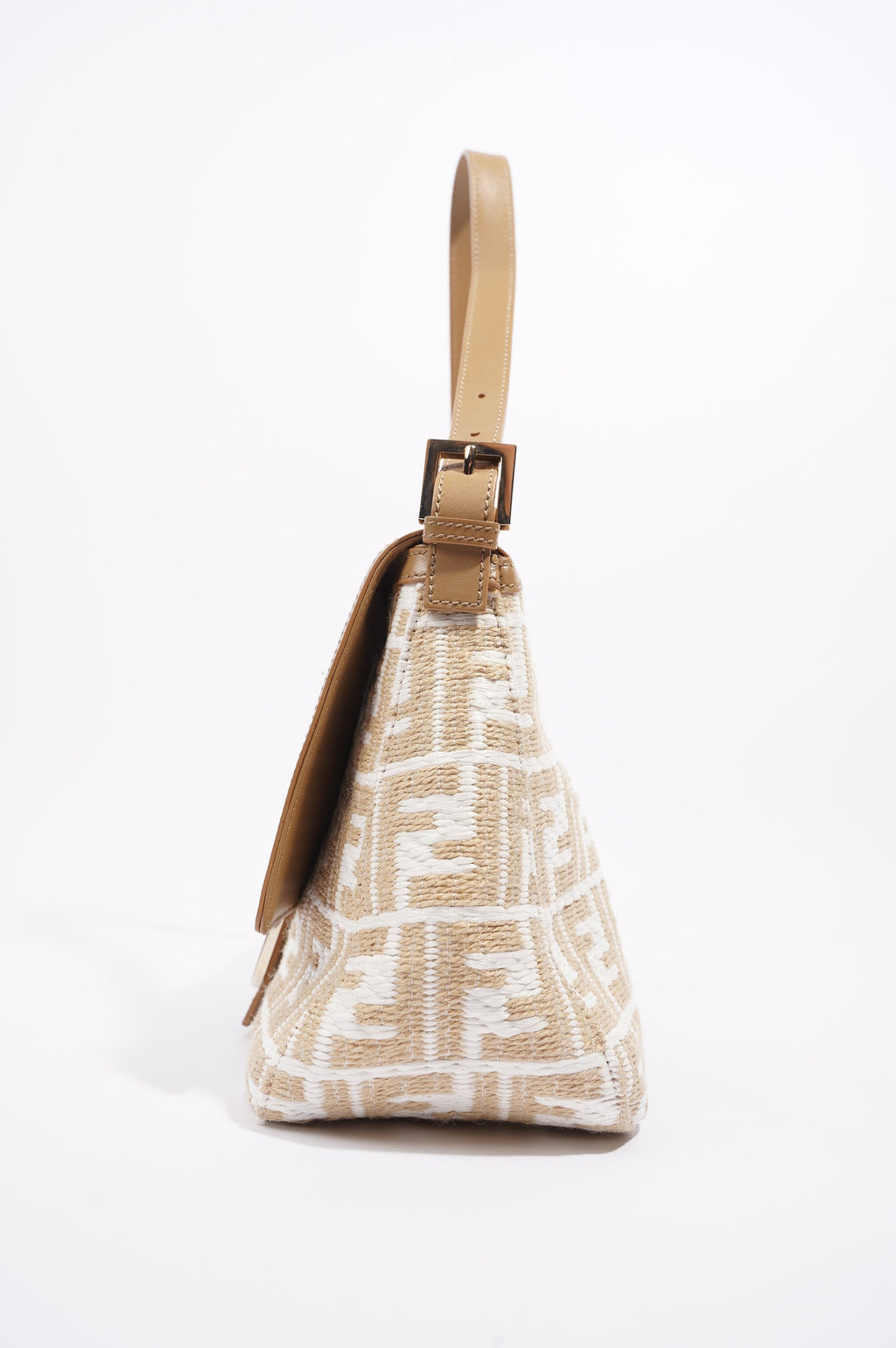 Fendi Womens Baguette Handbag Beige / White
