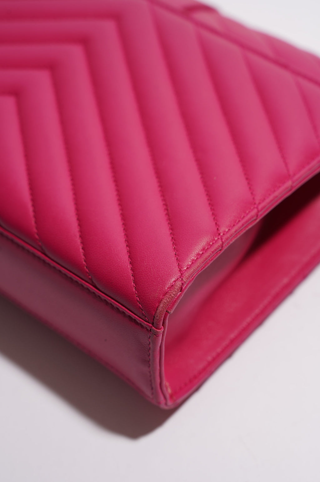 Saint Laurent Womens Chevron Envelope Bag Pink Medium