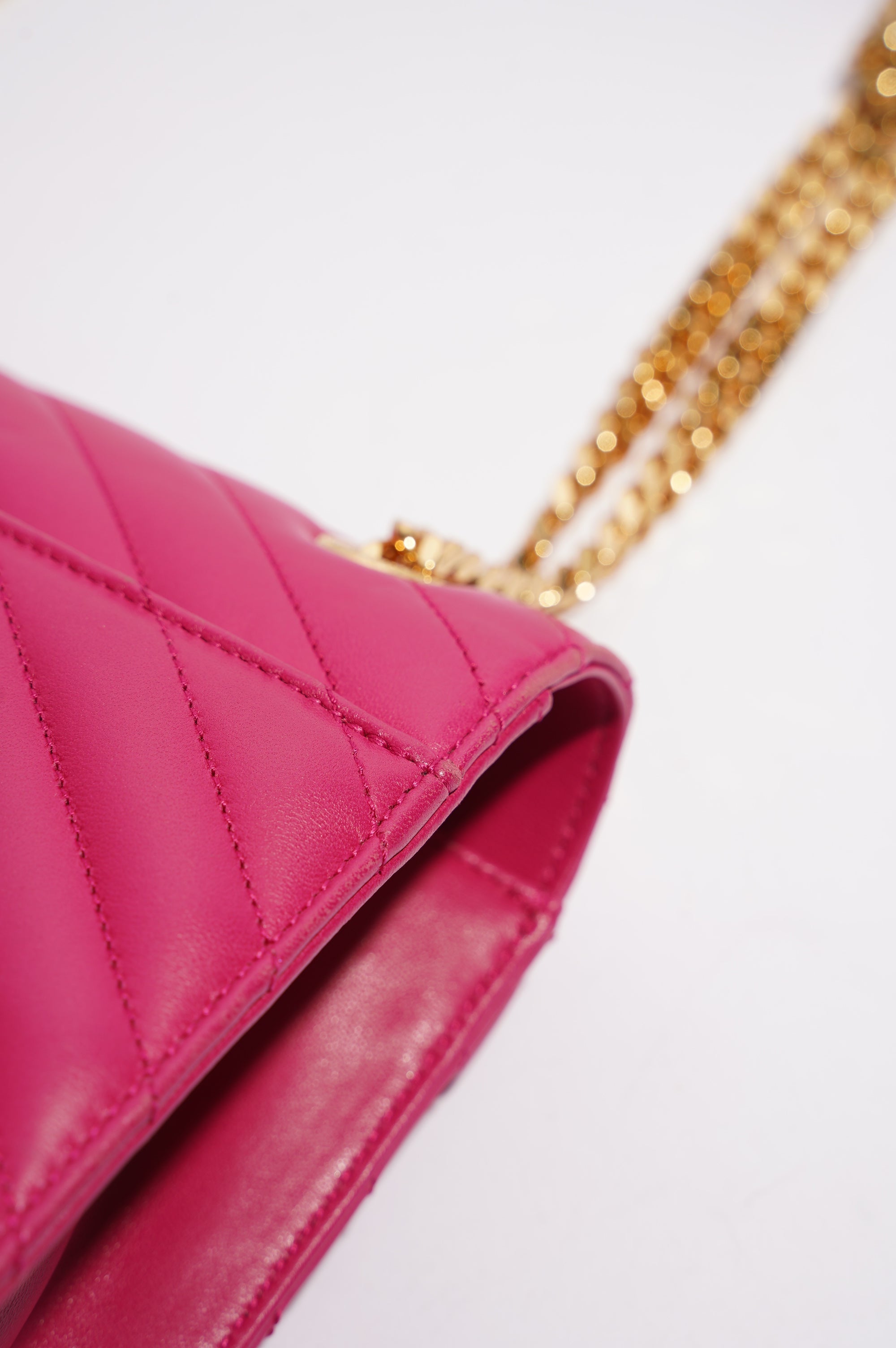 Saint Laurent Womens Chevron Envelope Bag Pink Medium