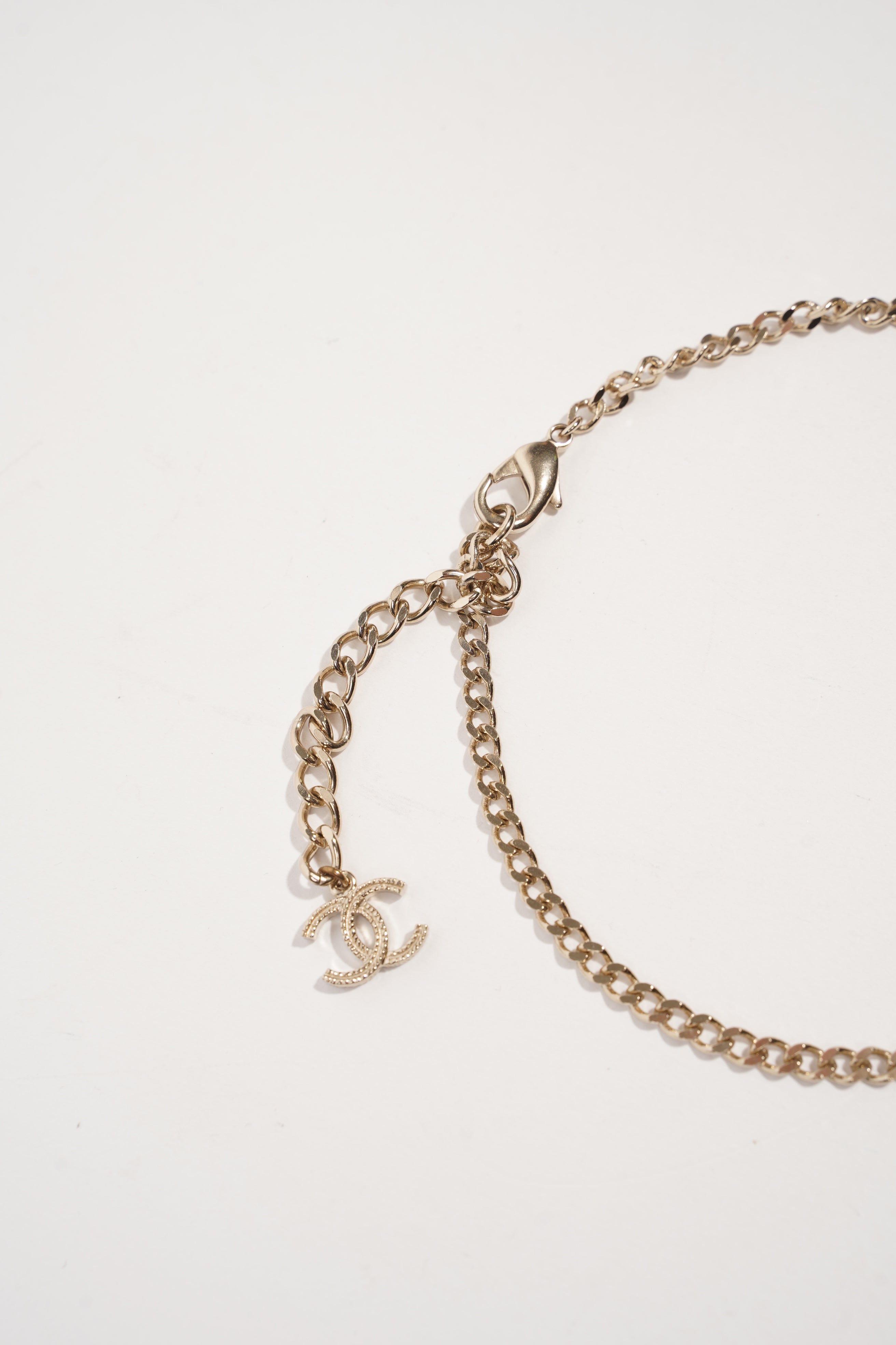 Chanel Womens CC Heart Necklace