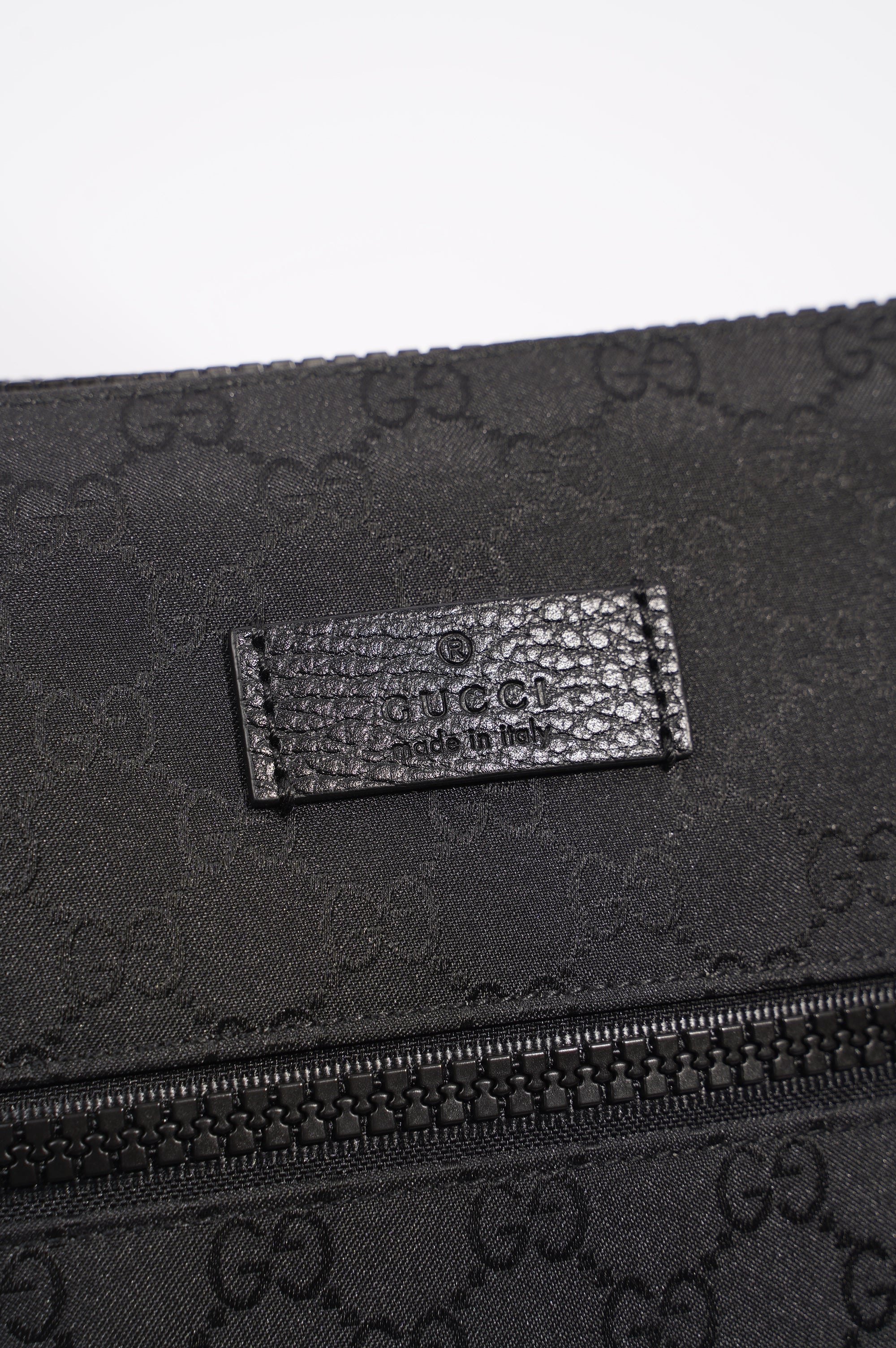 Gucci Mens GG Messenger Bag Black Small