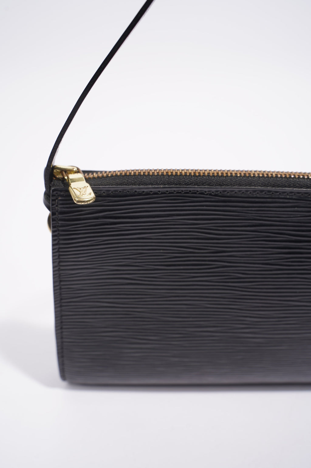 Louis Vuitton Womens Pochette Accessoire Black Epi Leather
