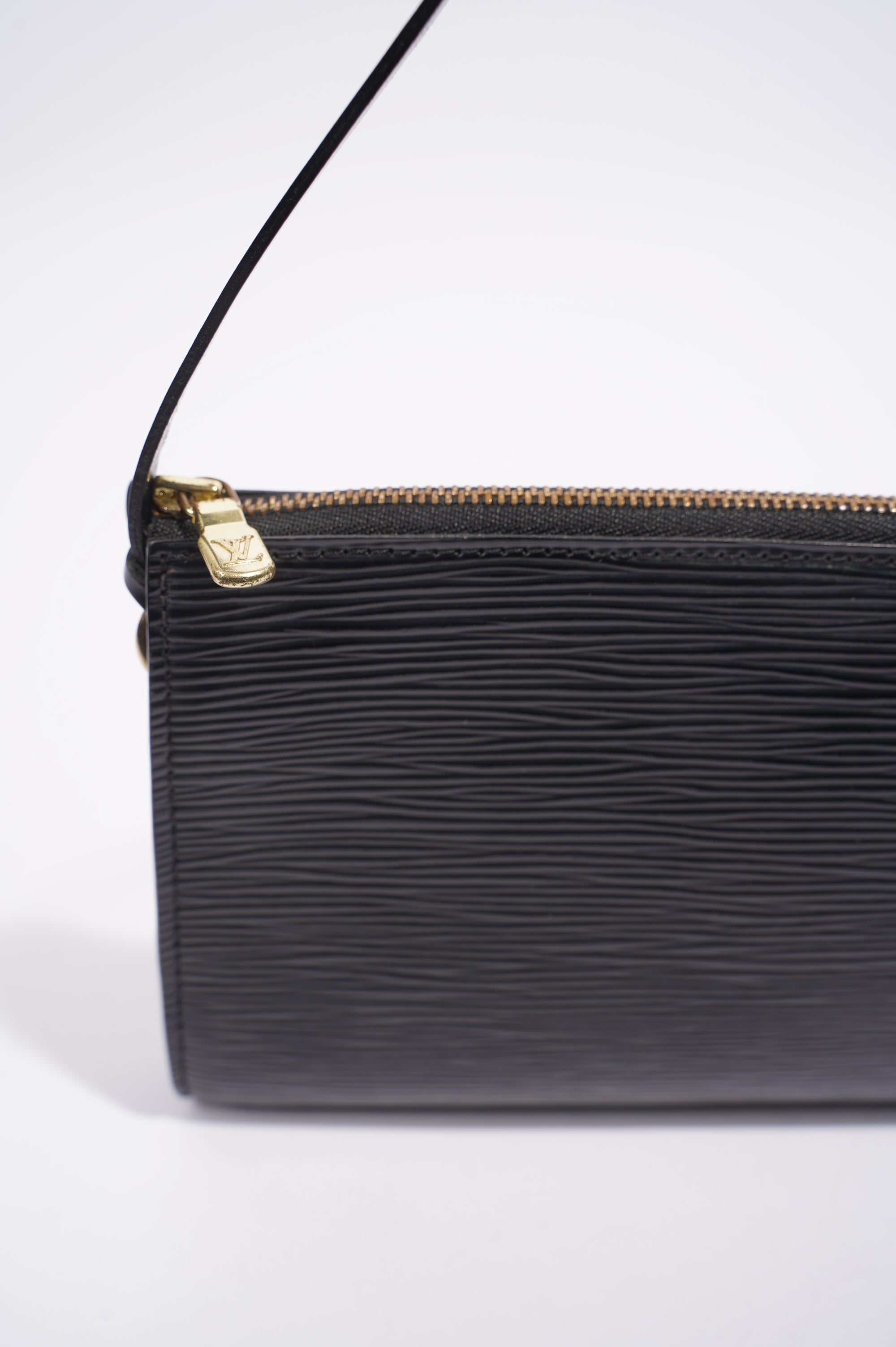 Louis Vuitton Womens Pochette Accessoire Black Epi Leather