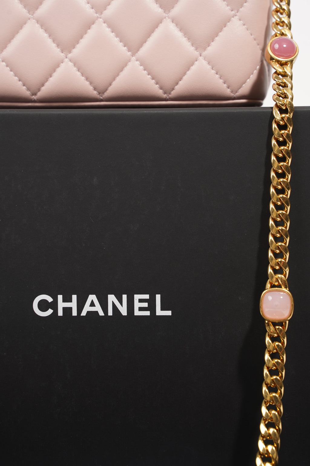 Chanel Womens Vanity Case With Jewel Chain