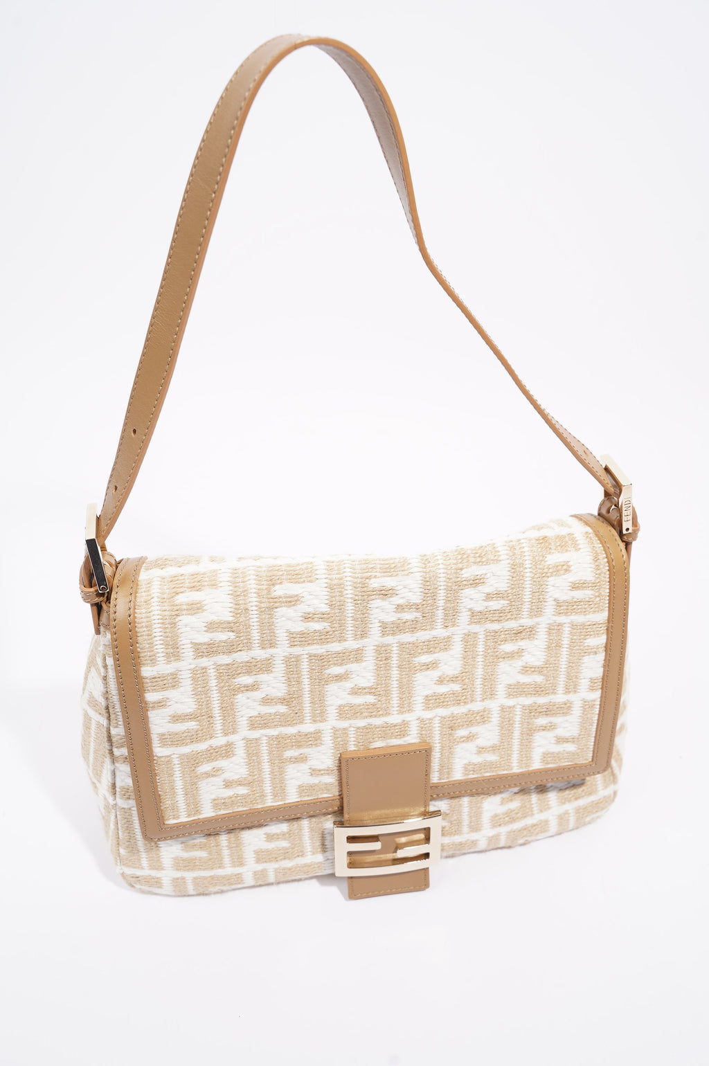 Fendi Womens Baguette Handbag Beige / White