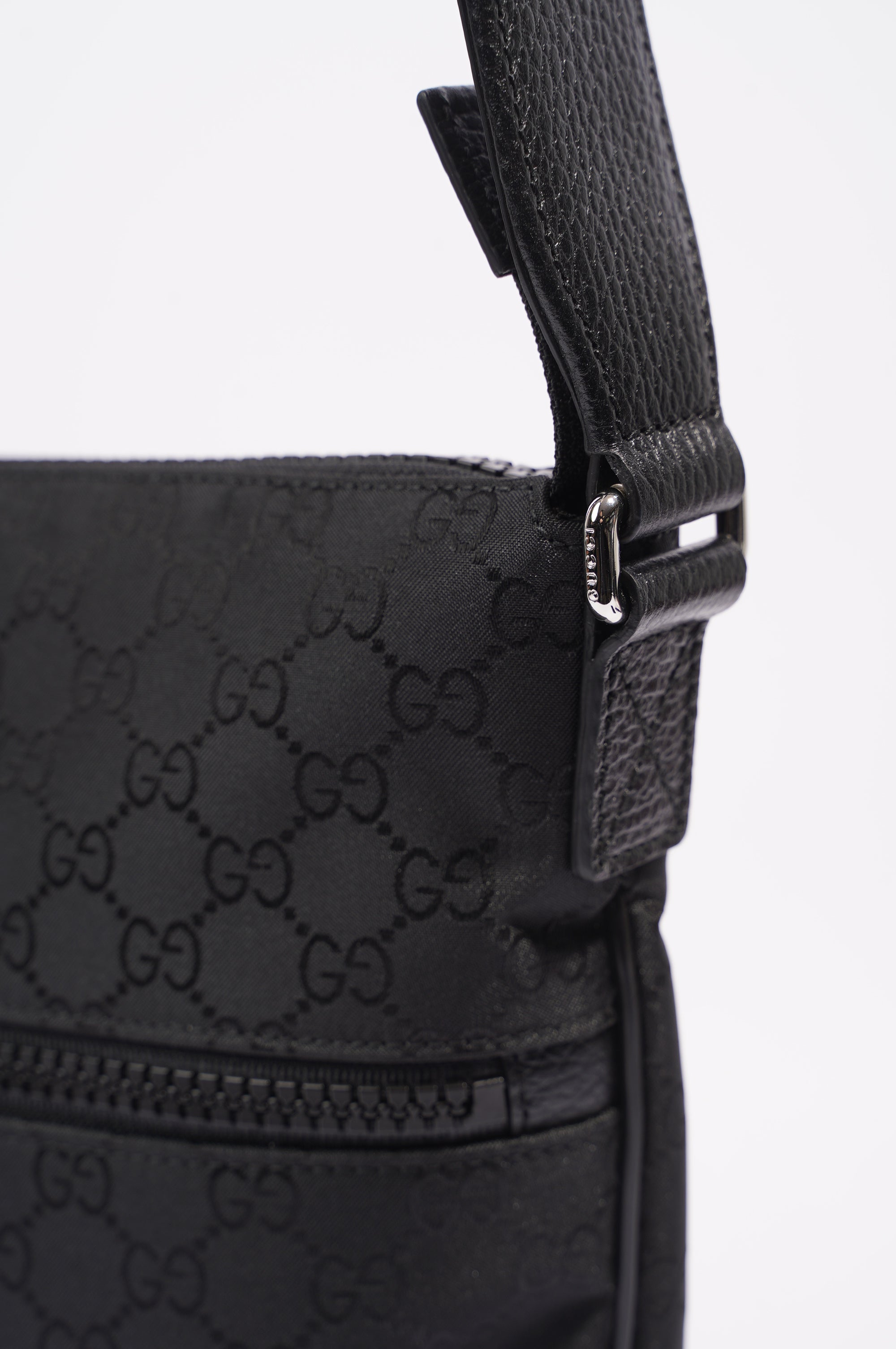 Gucci Mens GG Messenger Bag Black Small