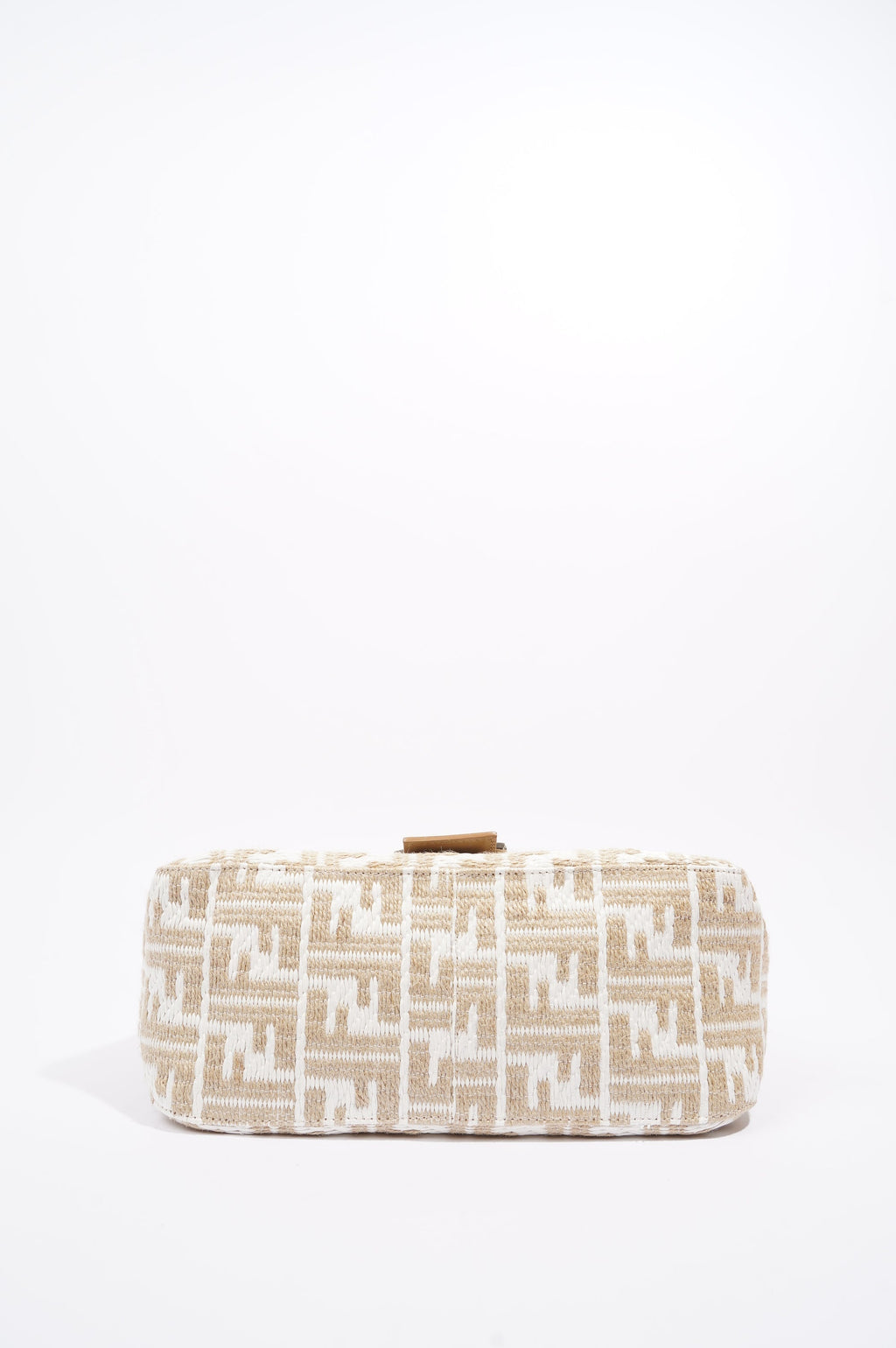 Fendi Womens Baguette Handbag Beige / White