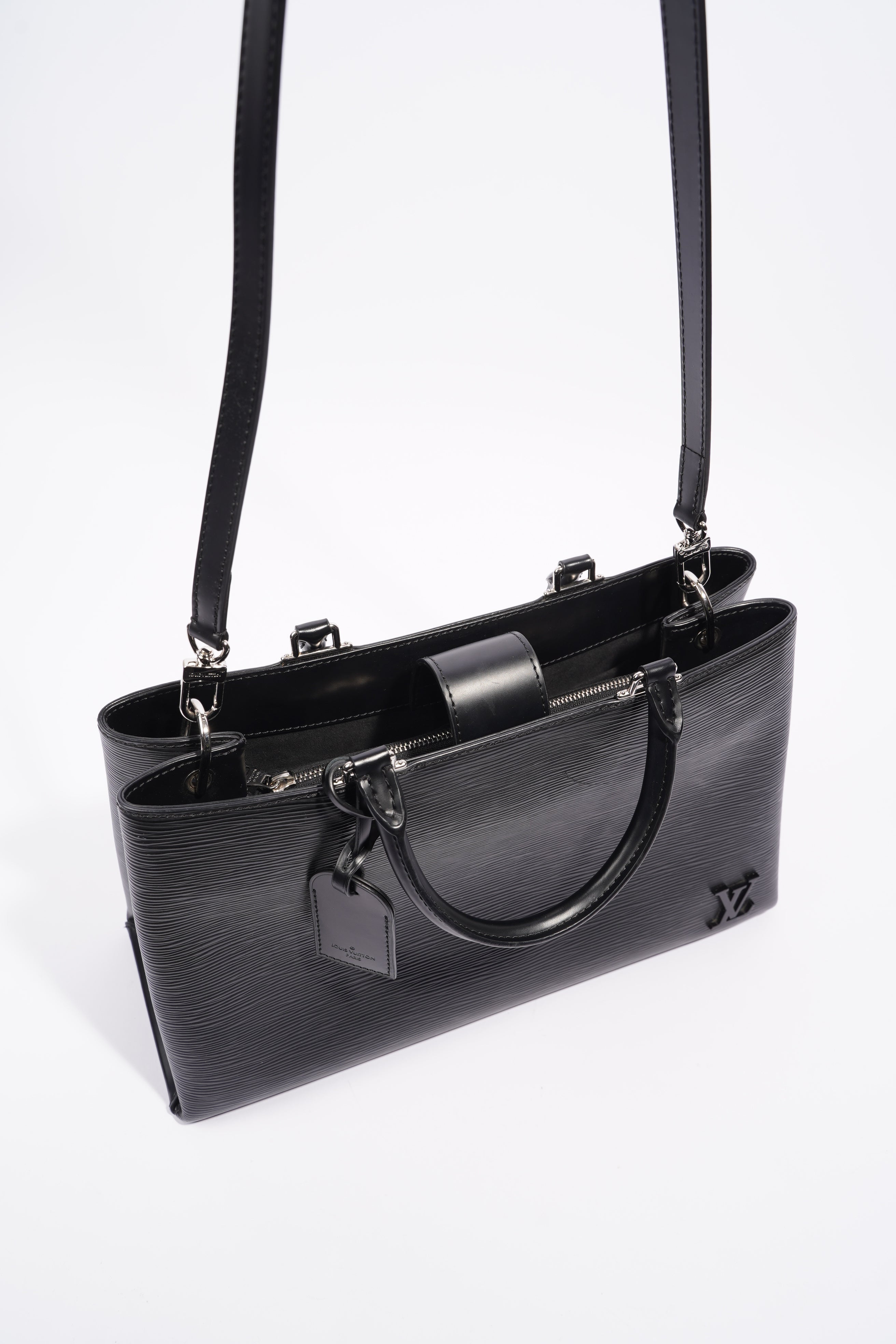 Louis Vuitton Womens Kleber Black Epi Leather MM