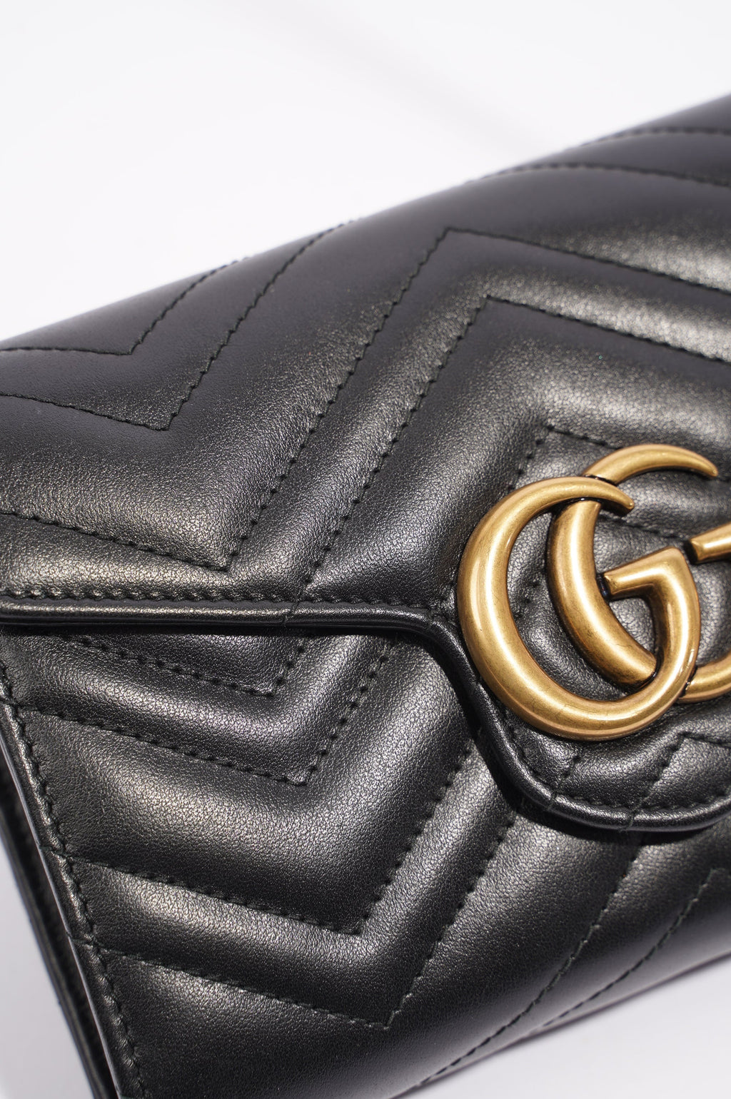 Gucci Womens Marmont Flap Black / Gold Matelasse Mini