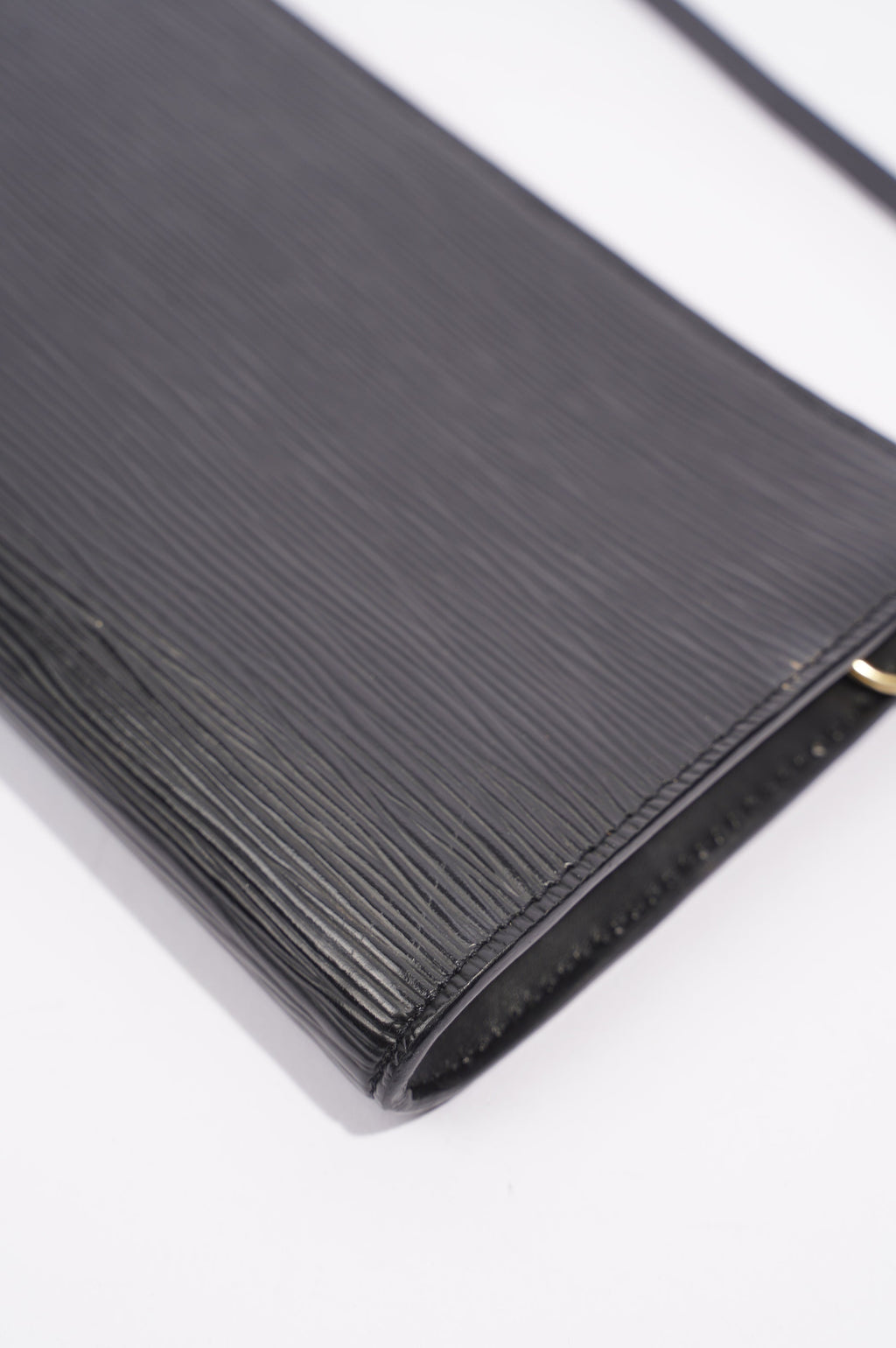 Louis Vuitton Womens Pochette Accessoire Black Epi Leather