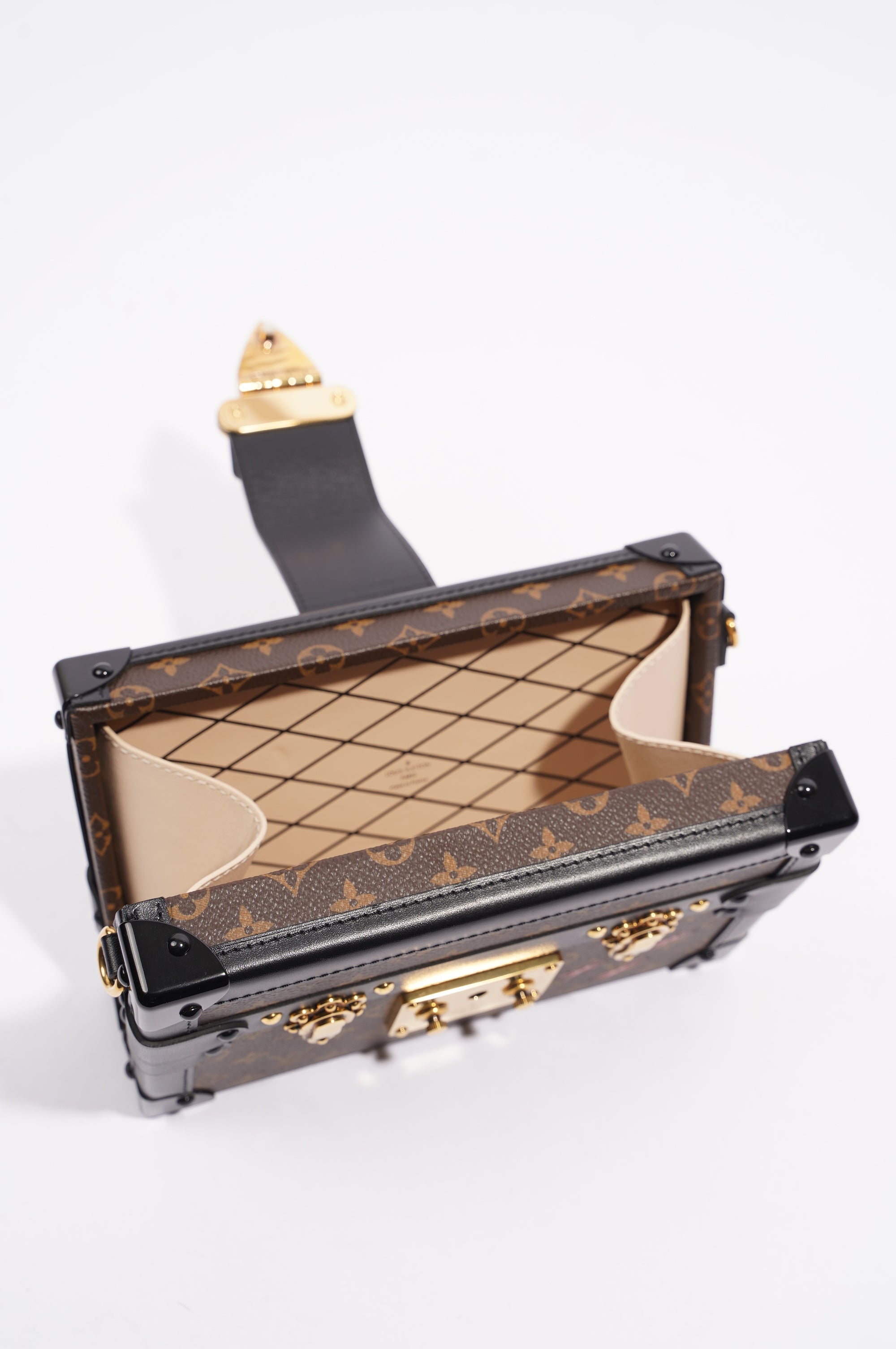 Louis Vuitton Womens Petite Malle Monogram / Black