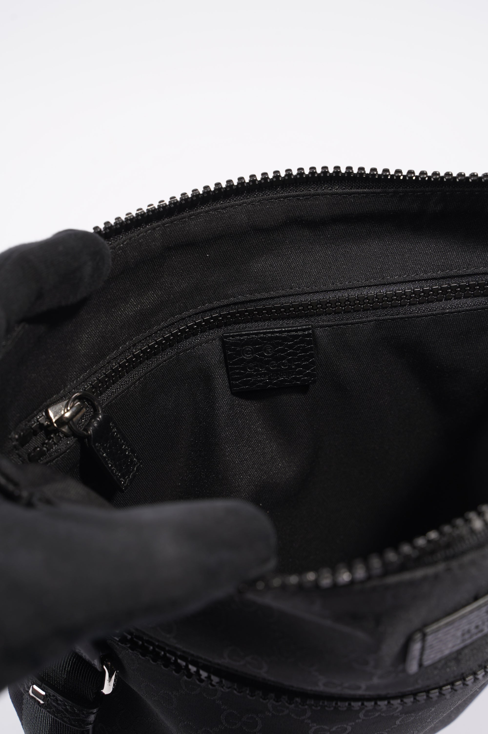 Gucci Mens GG Messenger Bag Black Small