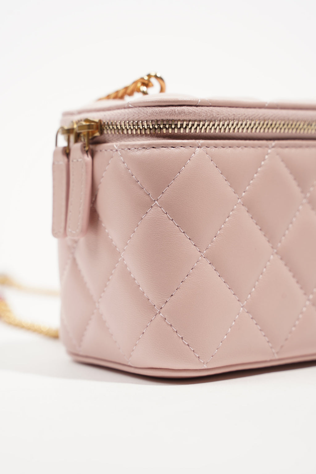 Chanel Womens Vanity Case With Jewel Chain