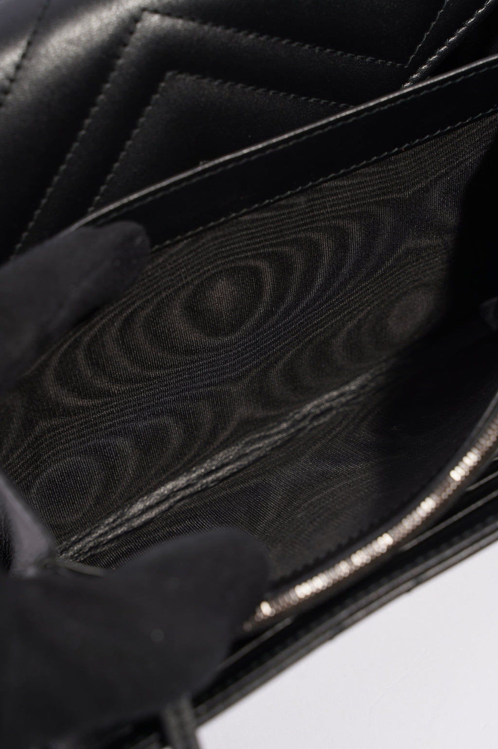 Gucci Womens Marmont Flap Black / Gold Matelasse Mini