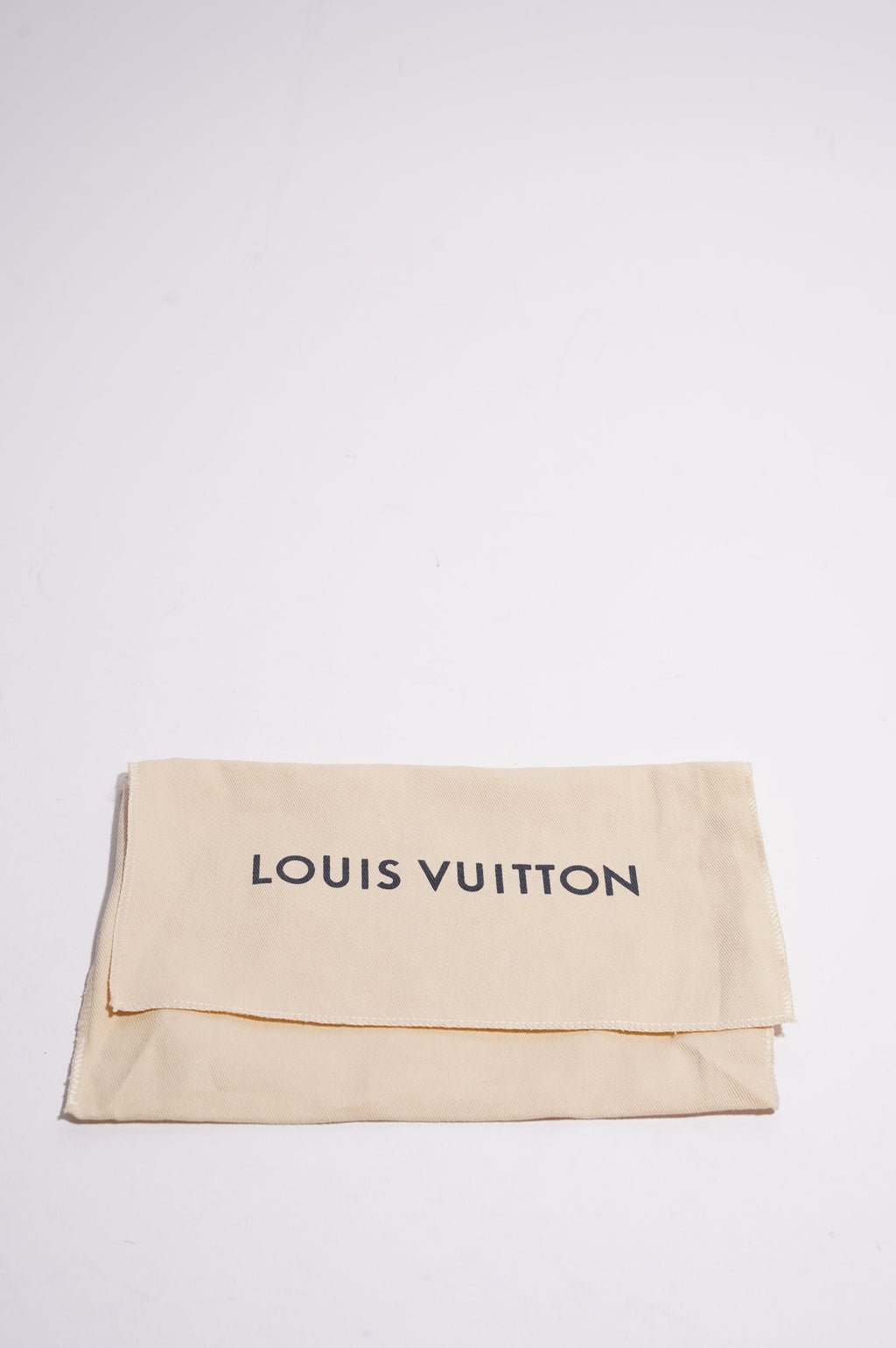 Louis Vuitton Womens Petite Malle Monogram / Black