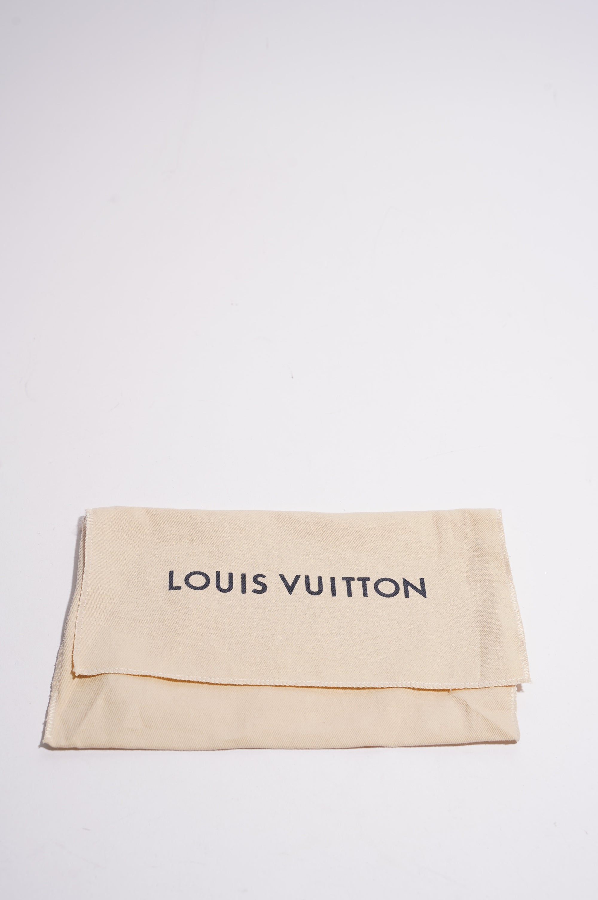 Louis Vuitton Womens Petite Malle Monogram / Black