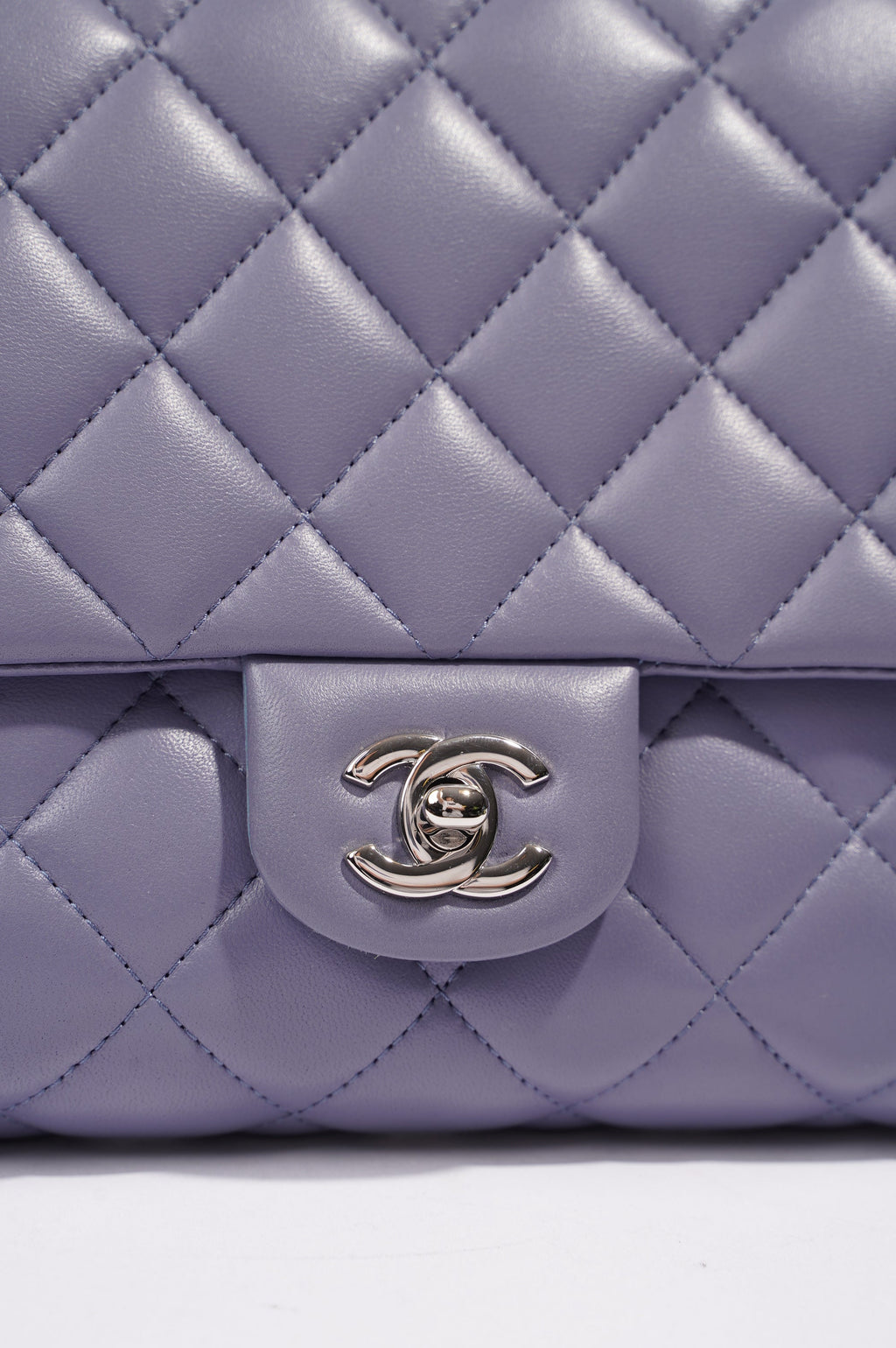 Chanel Womens Lambskin Clutch With Chain Lavender Large