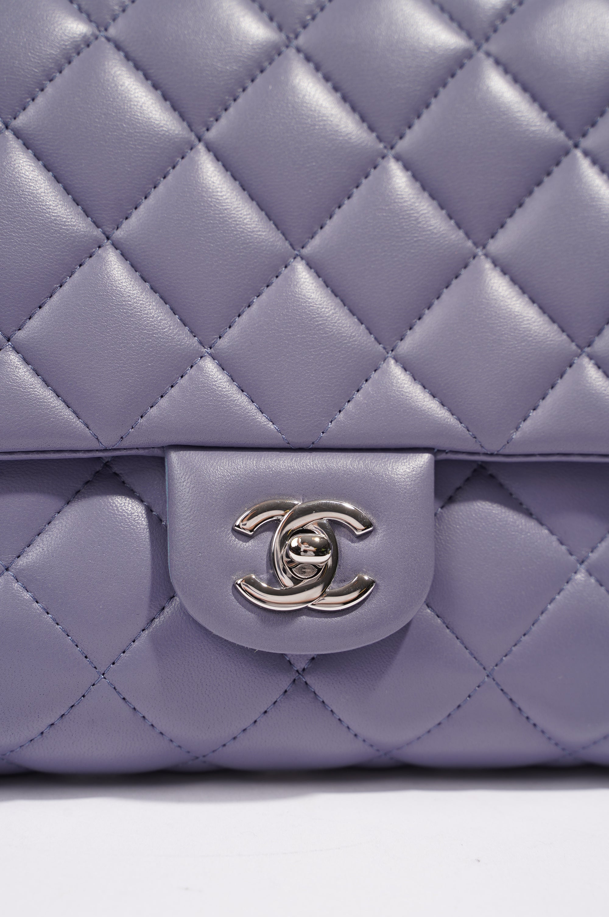 Chanel Womens Lambskin Clutch With Chain Lavender Large