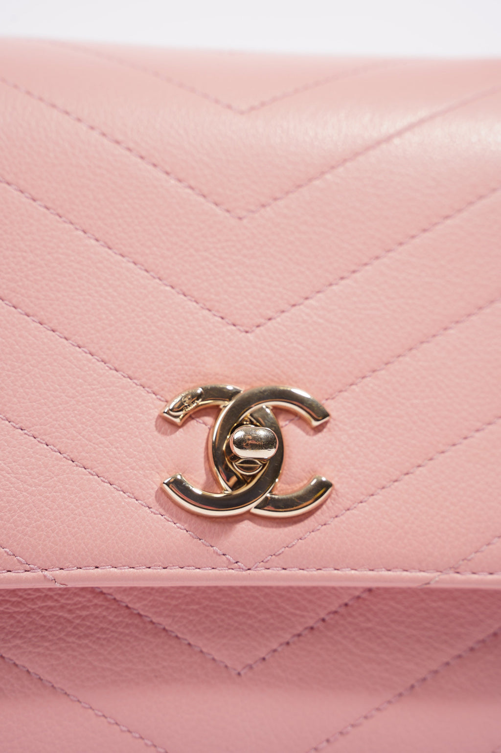 Chanel Womens Chevron Chic Top Handle Bag Pink Caviar Small