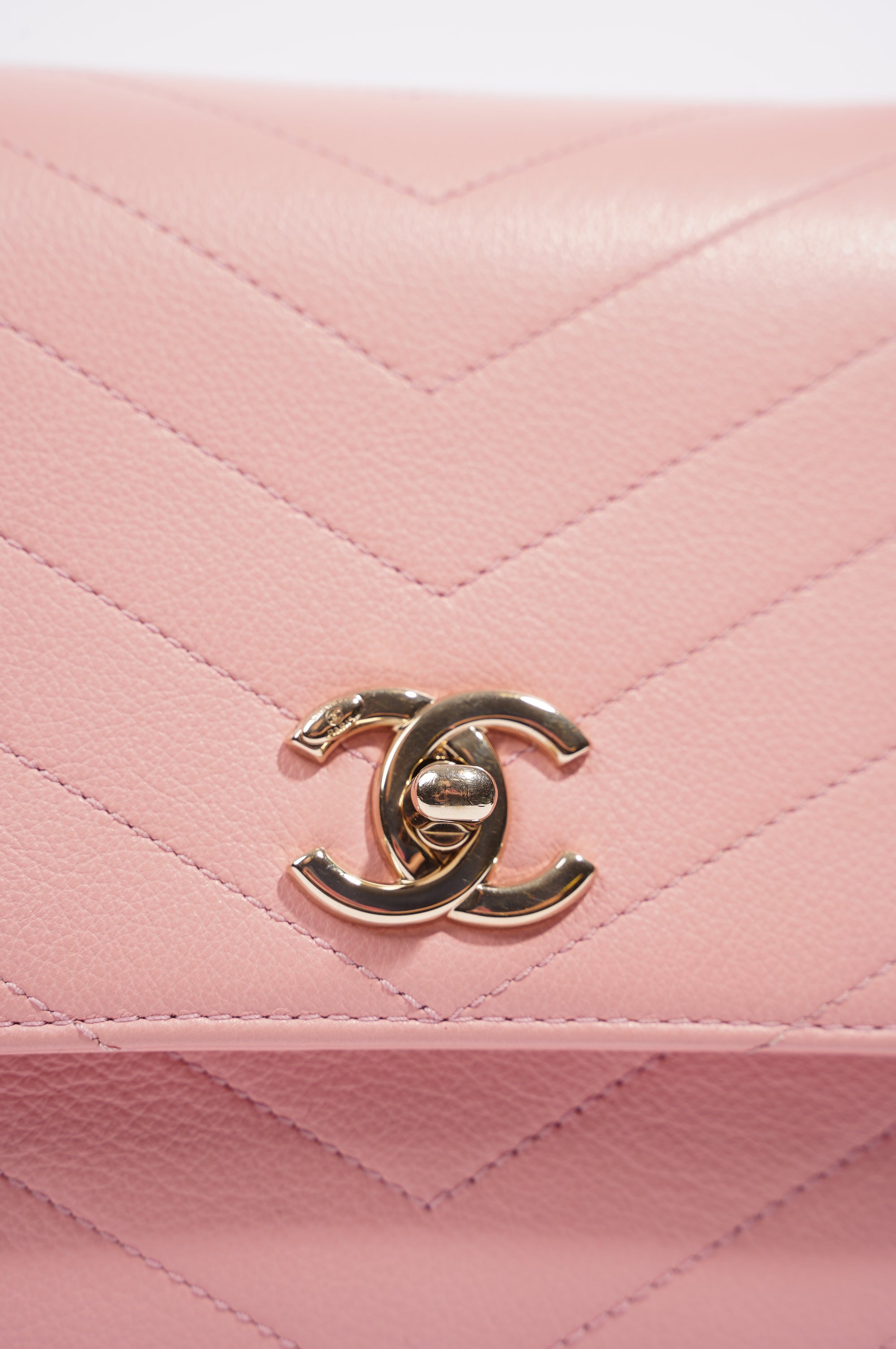 Chanel Womens Chevron Chic Top Handle Bag Pink Caviar Small