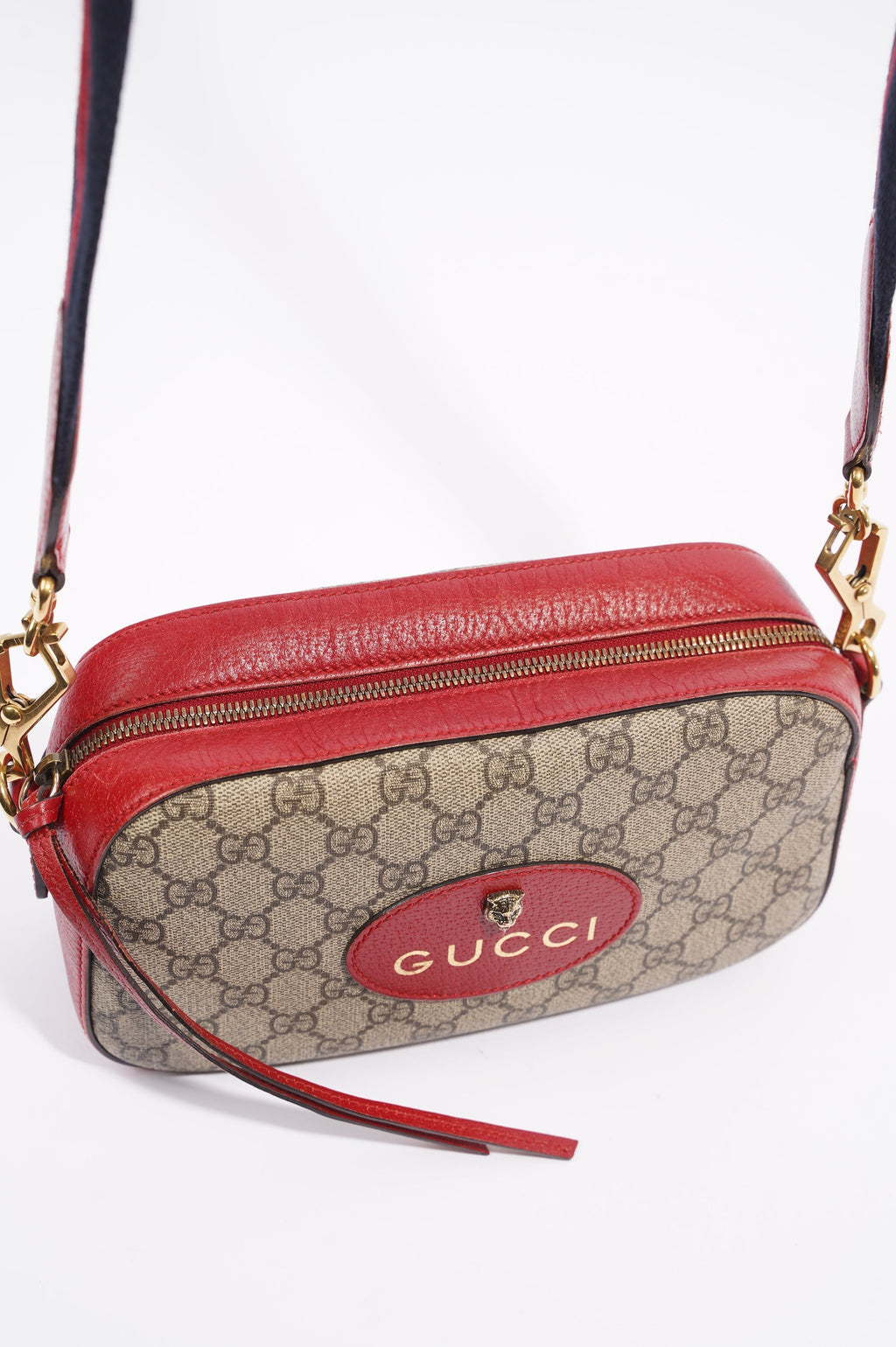 Gucci Womens Neo Vintage GG Messenger Bag Supreme Red