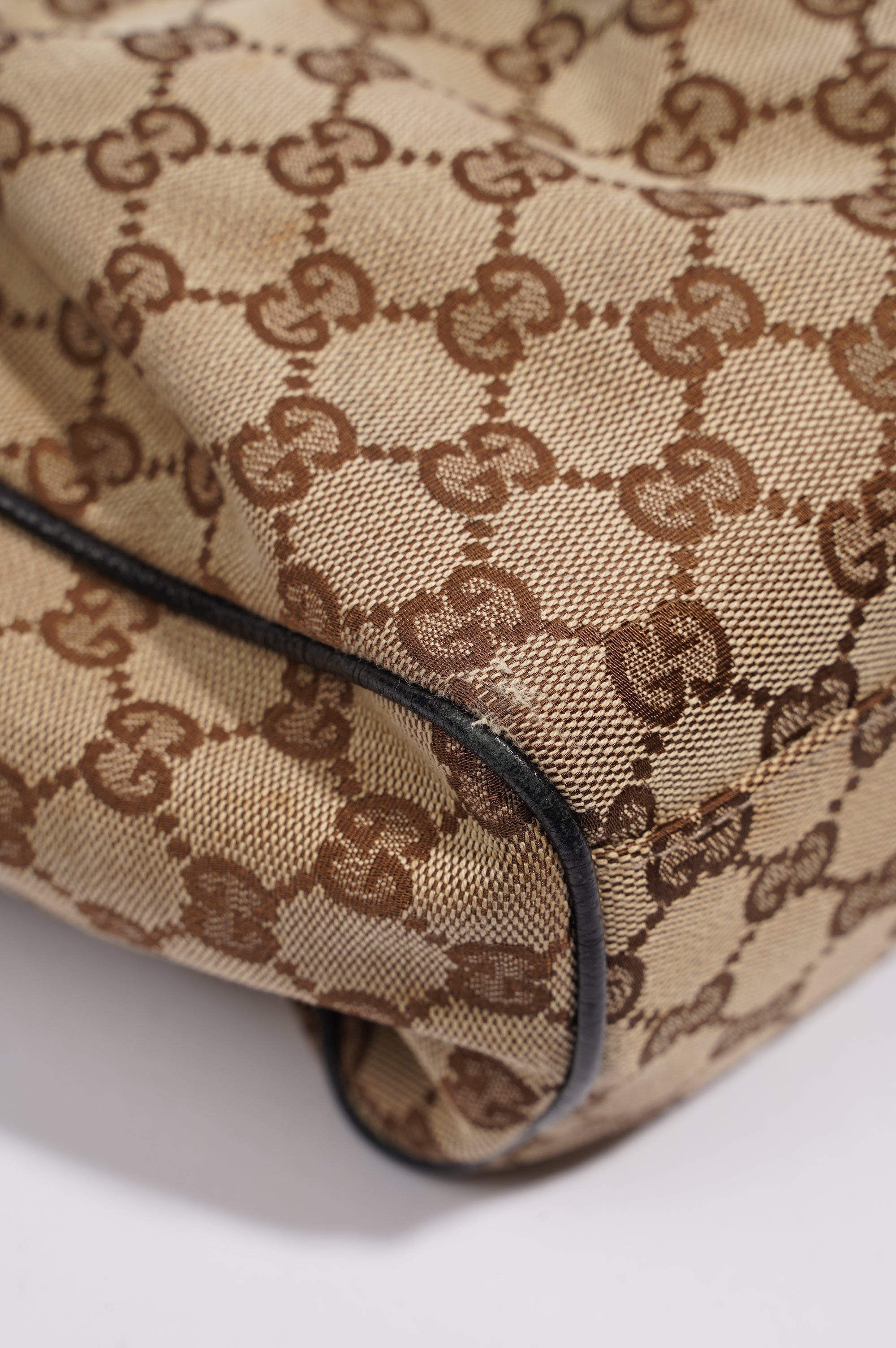 Gucci Sukey Tote Bag Beige