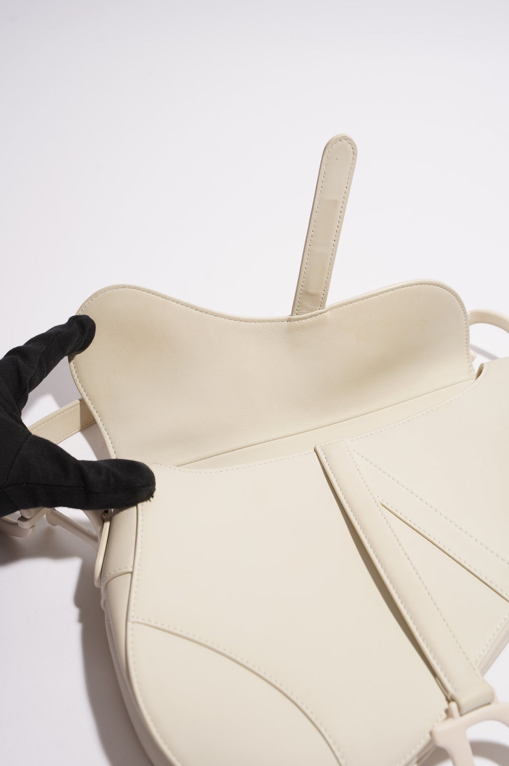Christian Dior Womens Saddle Bag White Leather