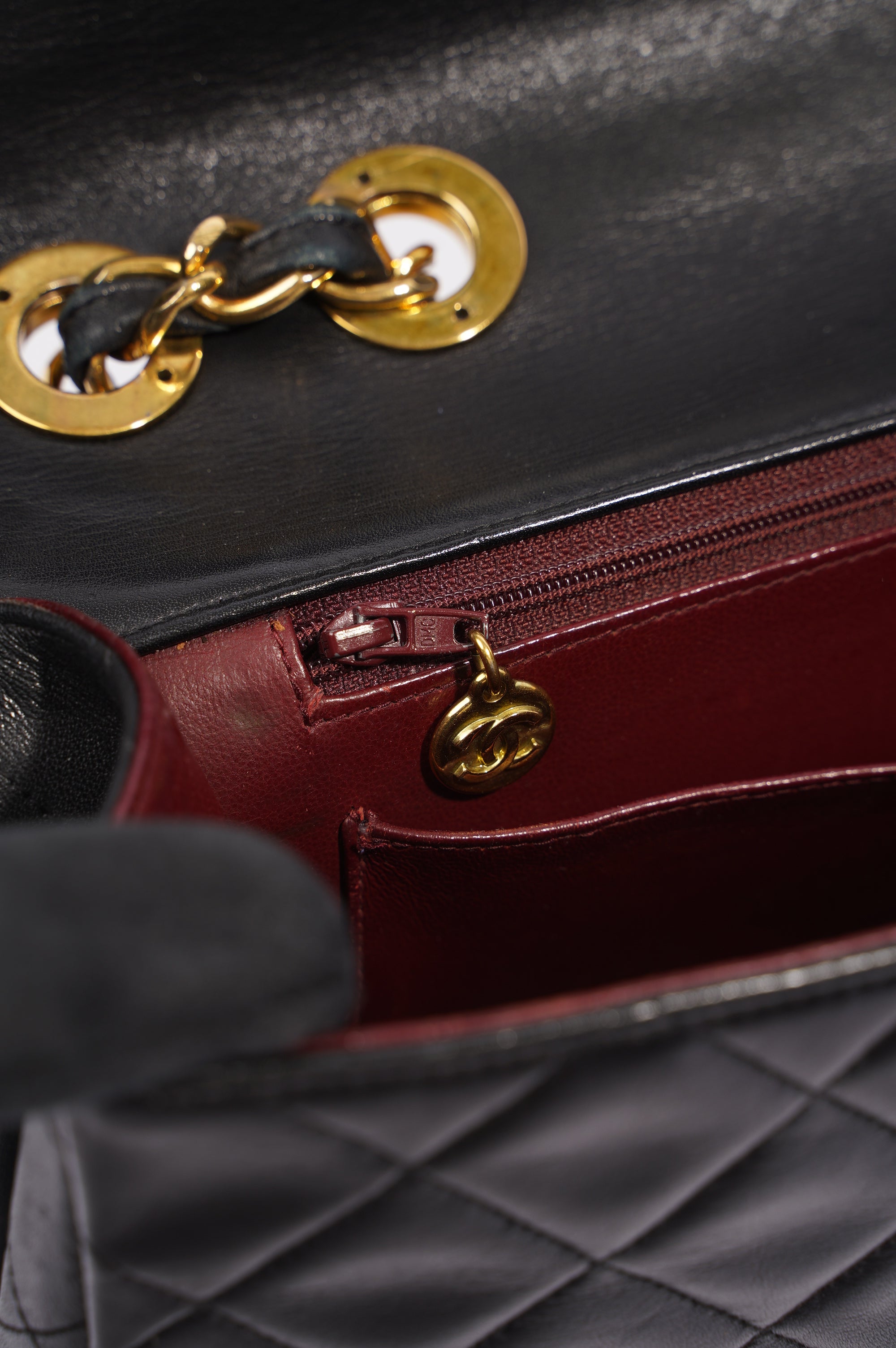 Chanel Womens Single Flap Black Lambskin / Gold Large