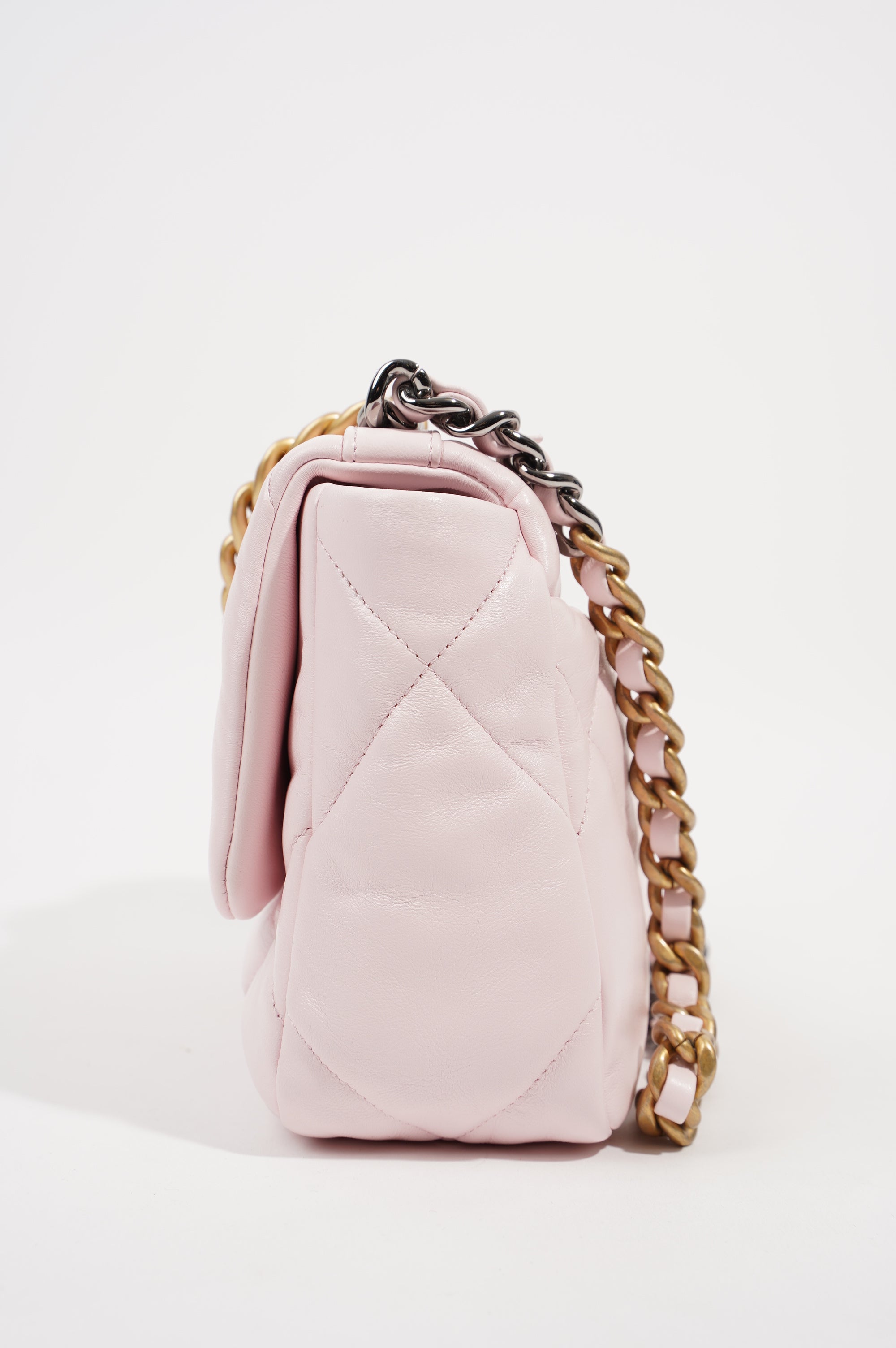 Chanel Womens 19 Flap Bag Medium