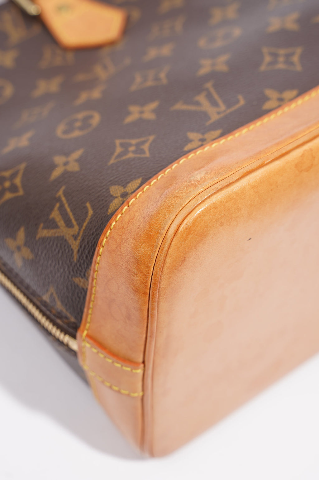 Louis Vuitton Womens Vintage Alma Monogram PM