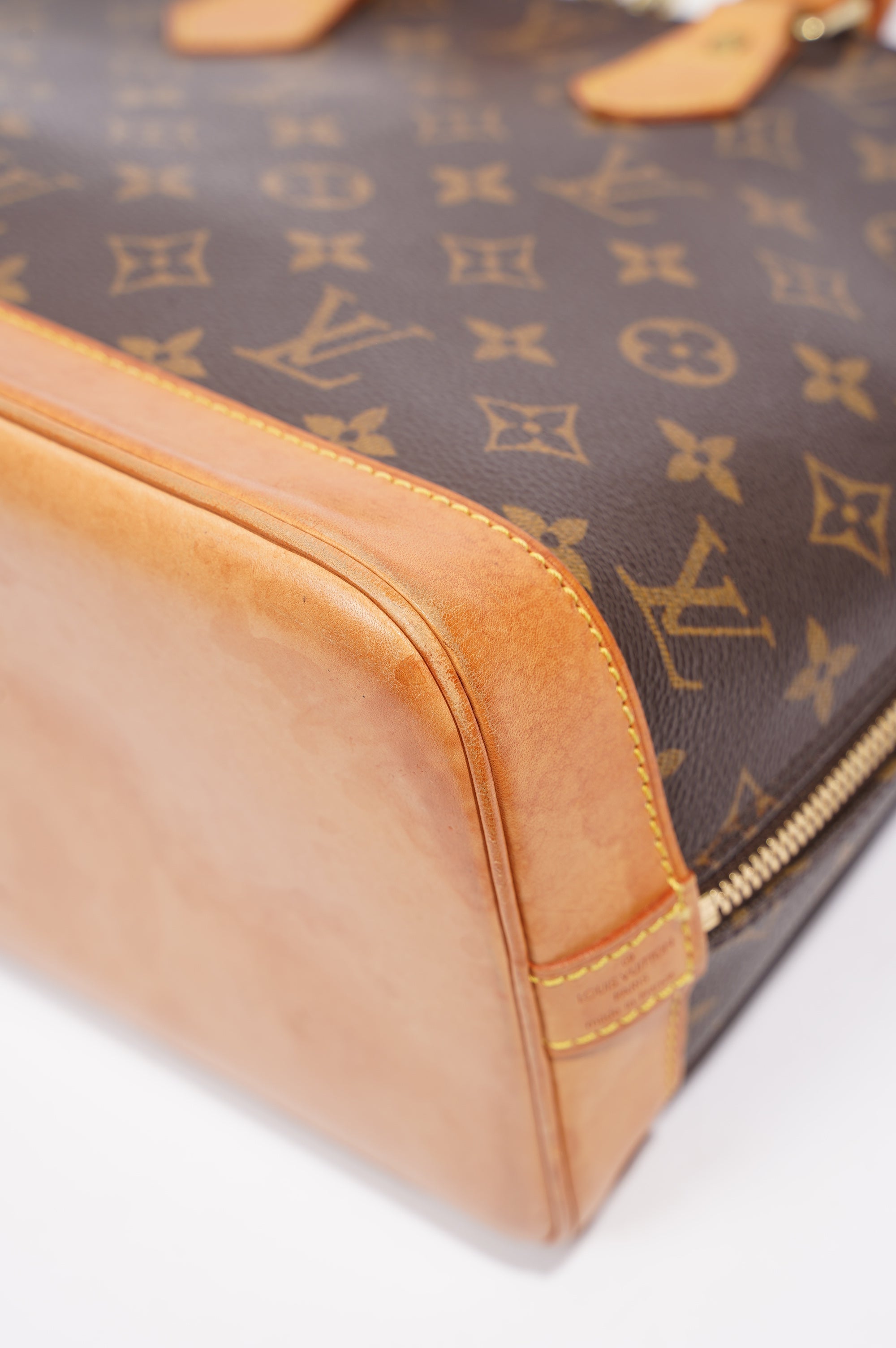 Louis Vuitton Womens Vintage Alma Monogram PM
