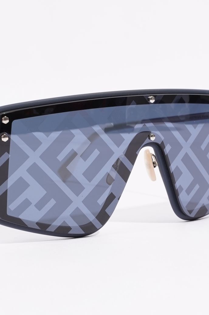 Fendi Womens Fendi FF Sunglasses Blue / Metallic Acetate 145