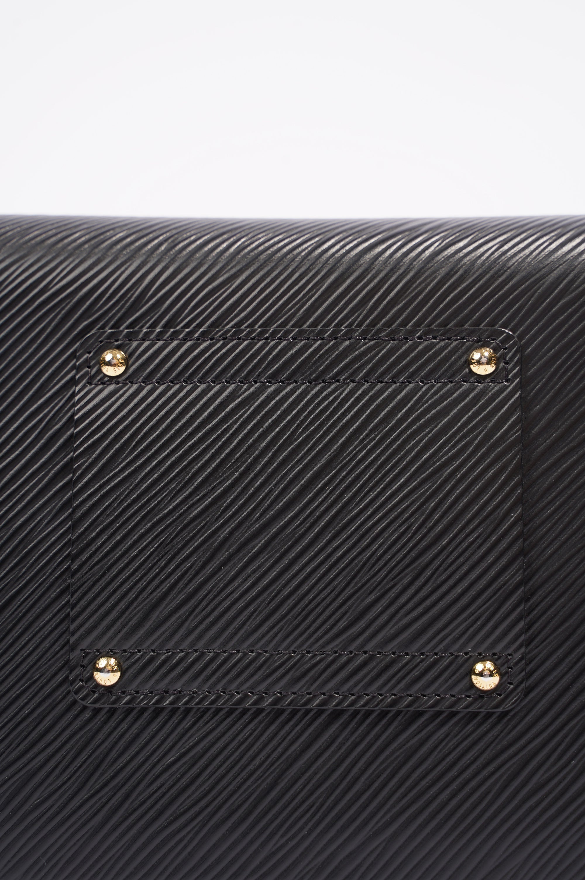 Louis Vuitton Womens Twist Chain Pouch Black Epi Leather