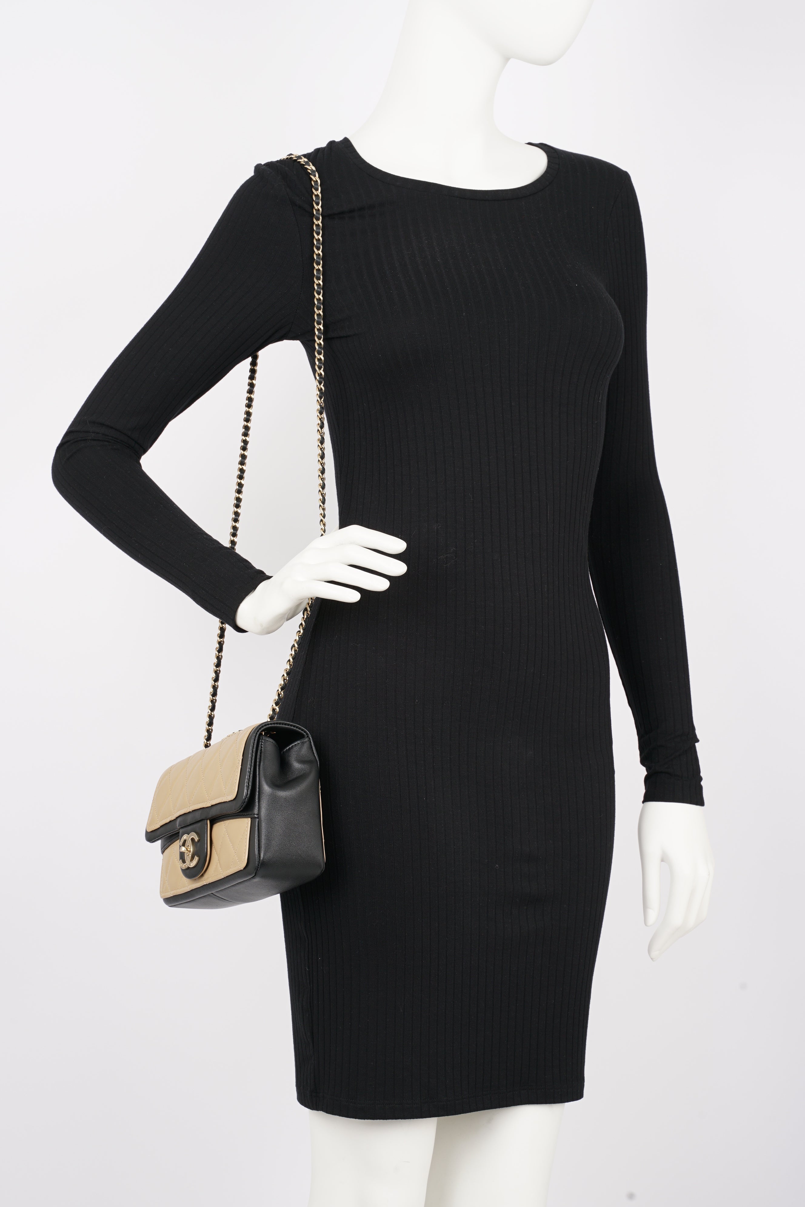 Chanel Womens Graphic Flap Bag Beige / Black Leather Small