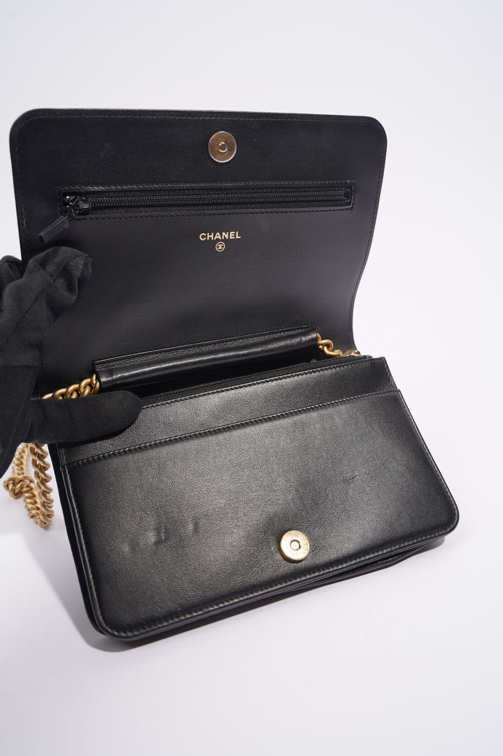 Chanel Womens Boy Wallet On Chain Black Caviar / Gold