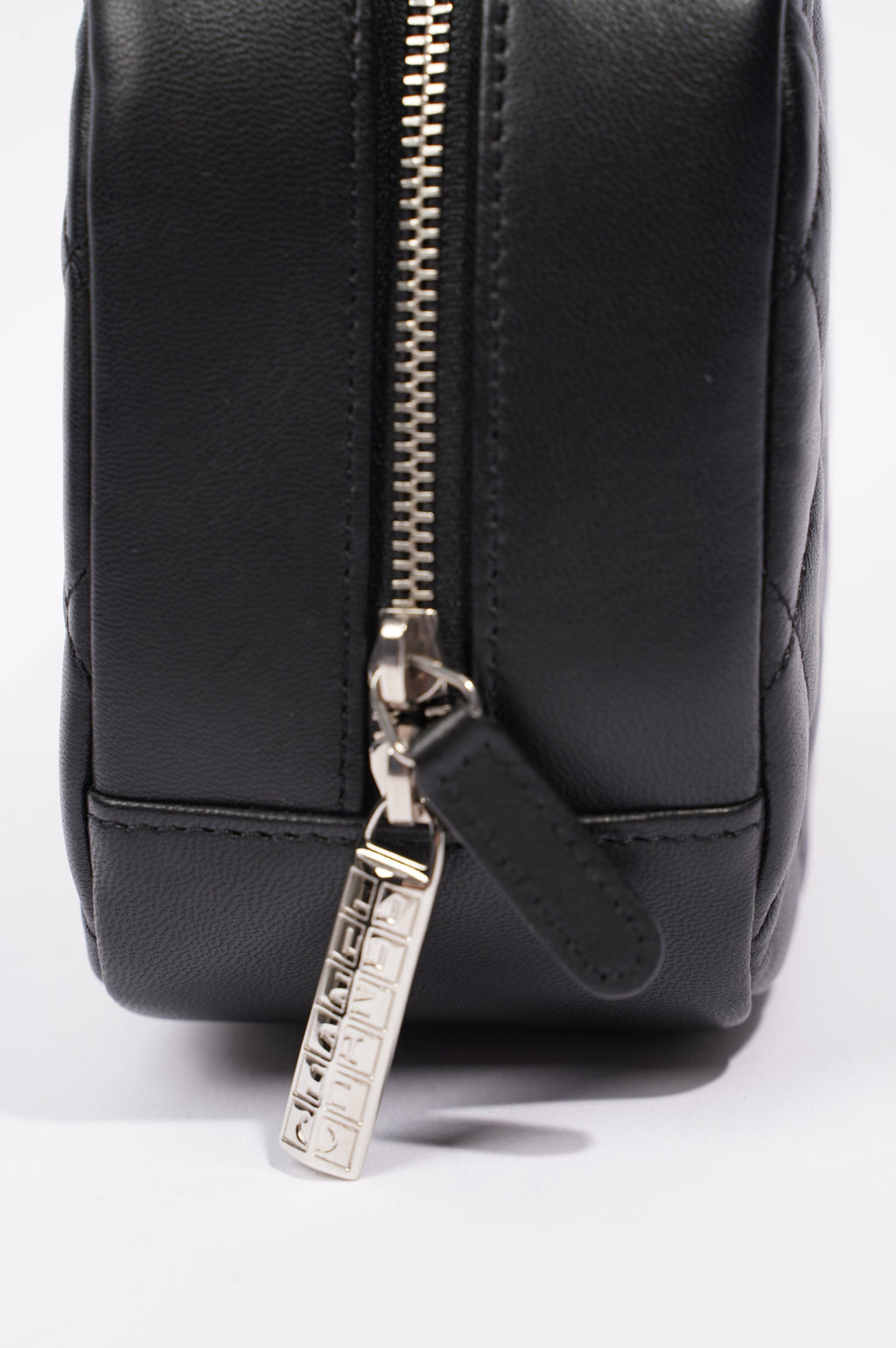 Chanel Womens Lambskin O Case Zip Around Cosmetic Case Black