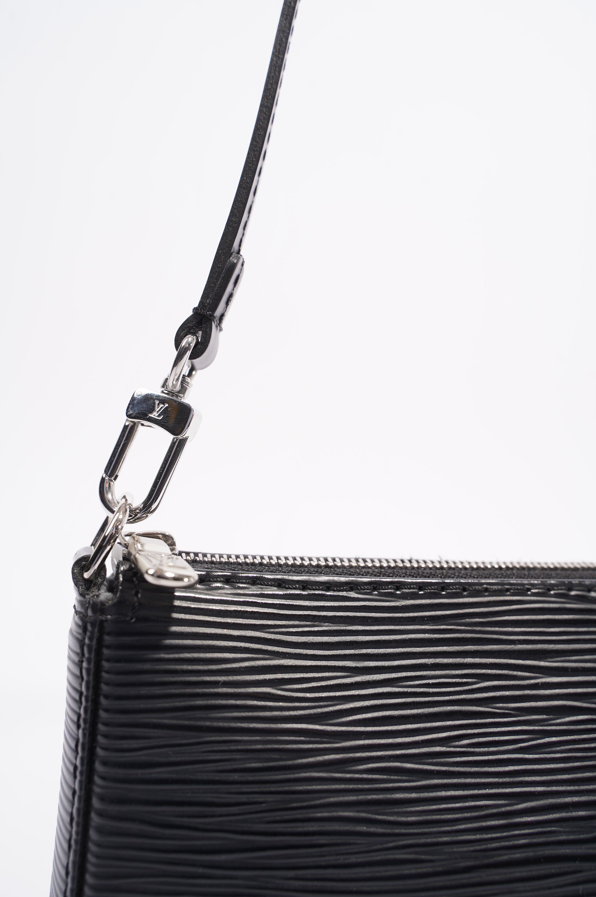 Louis Vuitton Womens Pochette Accessoires Black Epi Leather