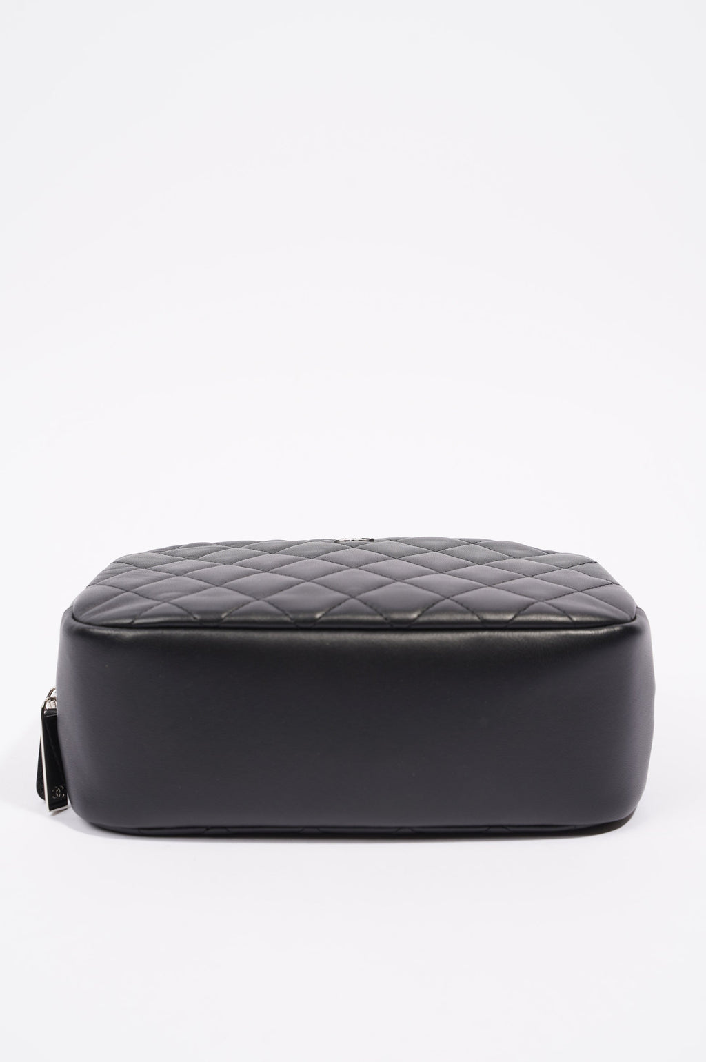 Chanel Womens Lambskin O Case Zip Around Cosmetic Case Black