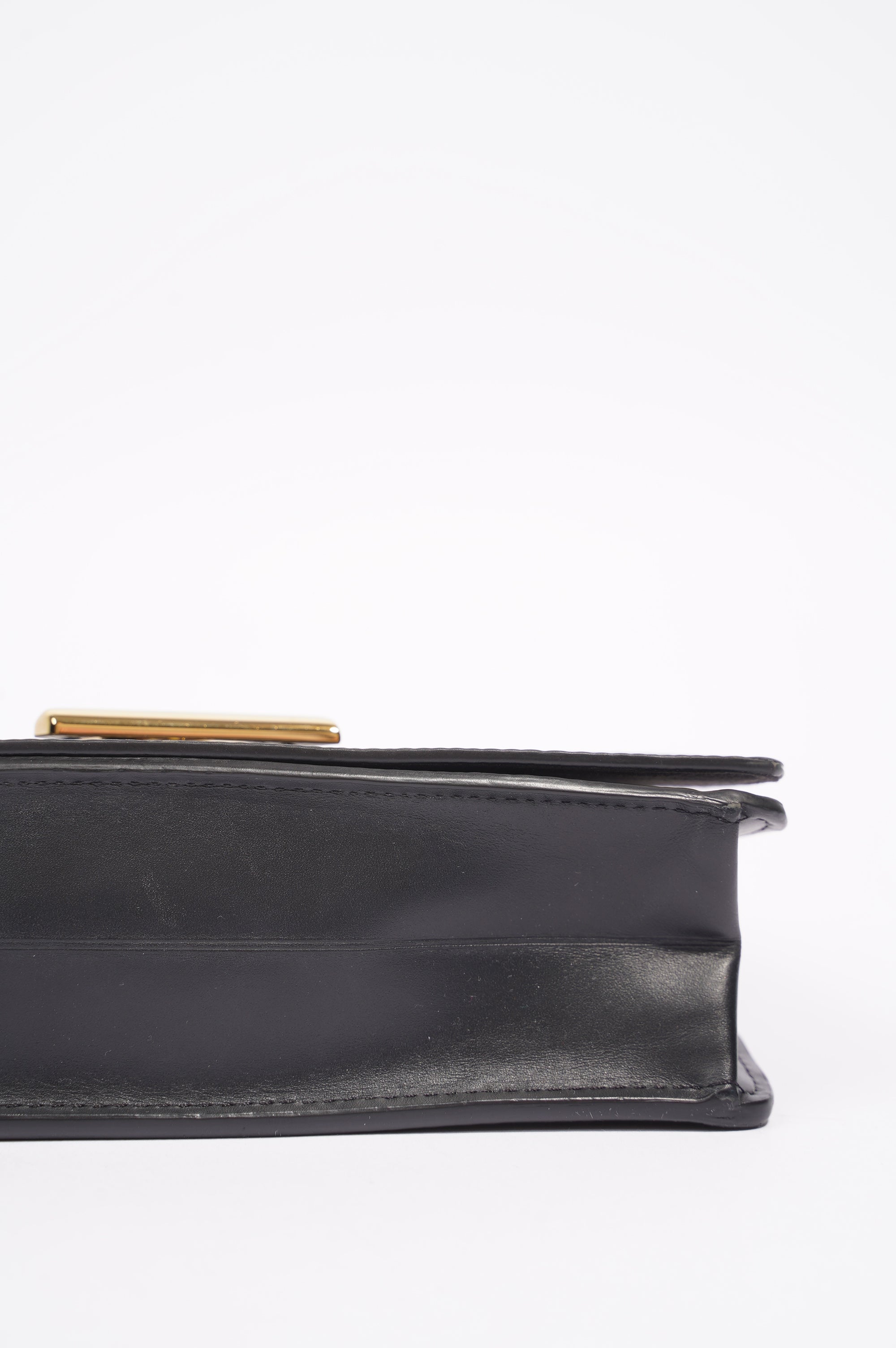 Louis Vuitton Womens Twist Chain Pouch Black Epi Leather