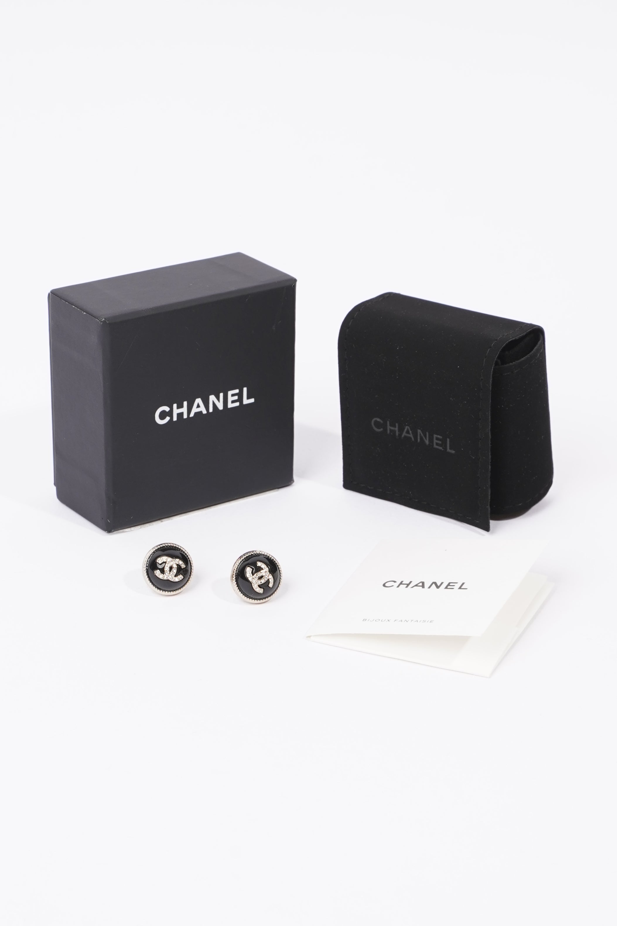 Chanel Womens CC Earrings Black / Silver