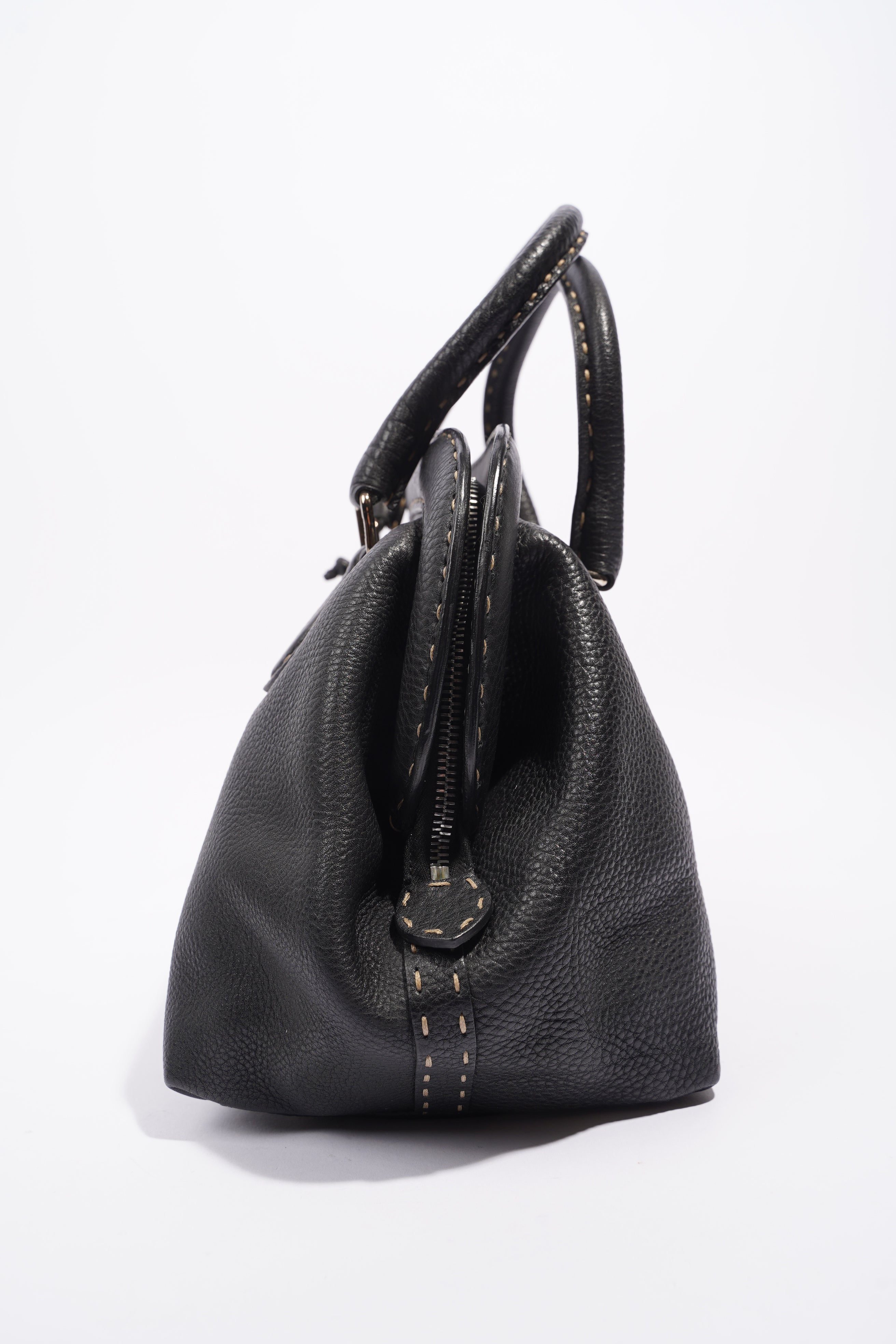 Fendi Womens Selleria Handbag Black