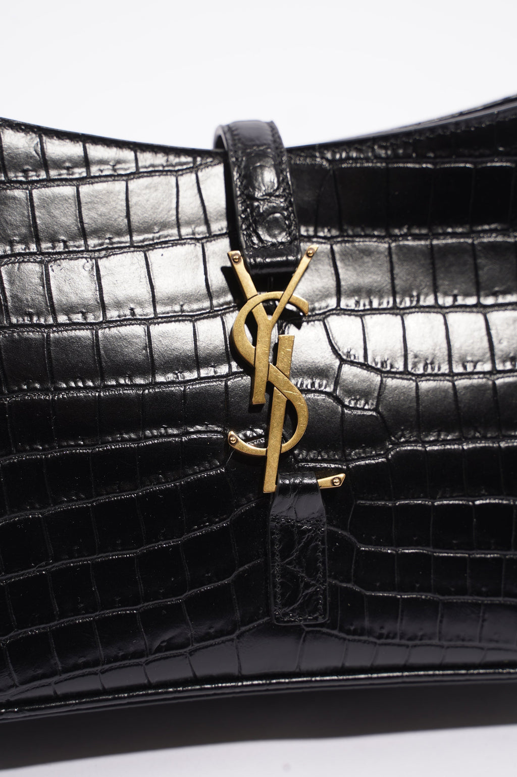 Saint Laurent Womens Le 5 A 7 Handbag Black Croc