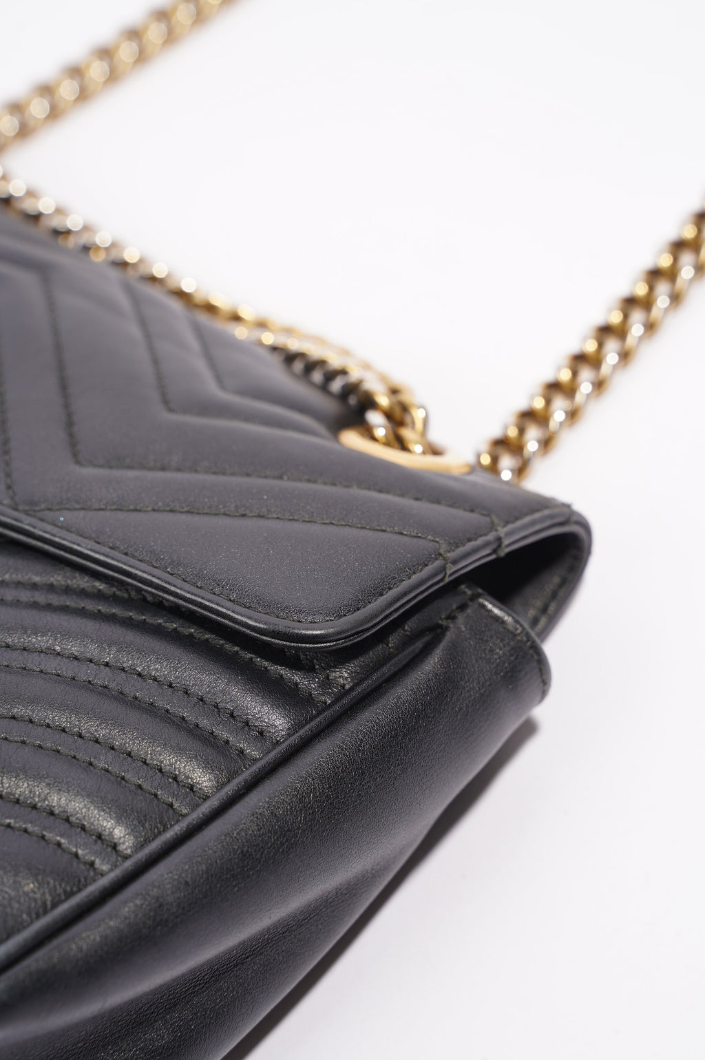 Gucci Womens Marmont Flap Black Gold Small