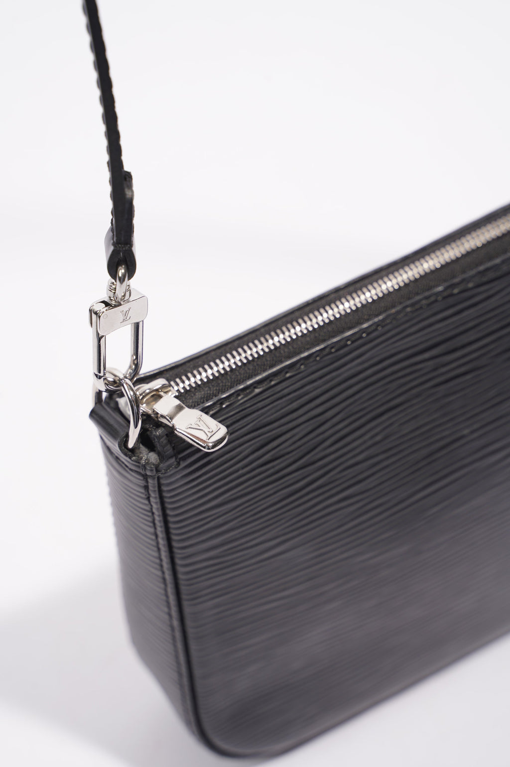 Louis Vuitton Womens Pochette Accessoires Black Epi Leather