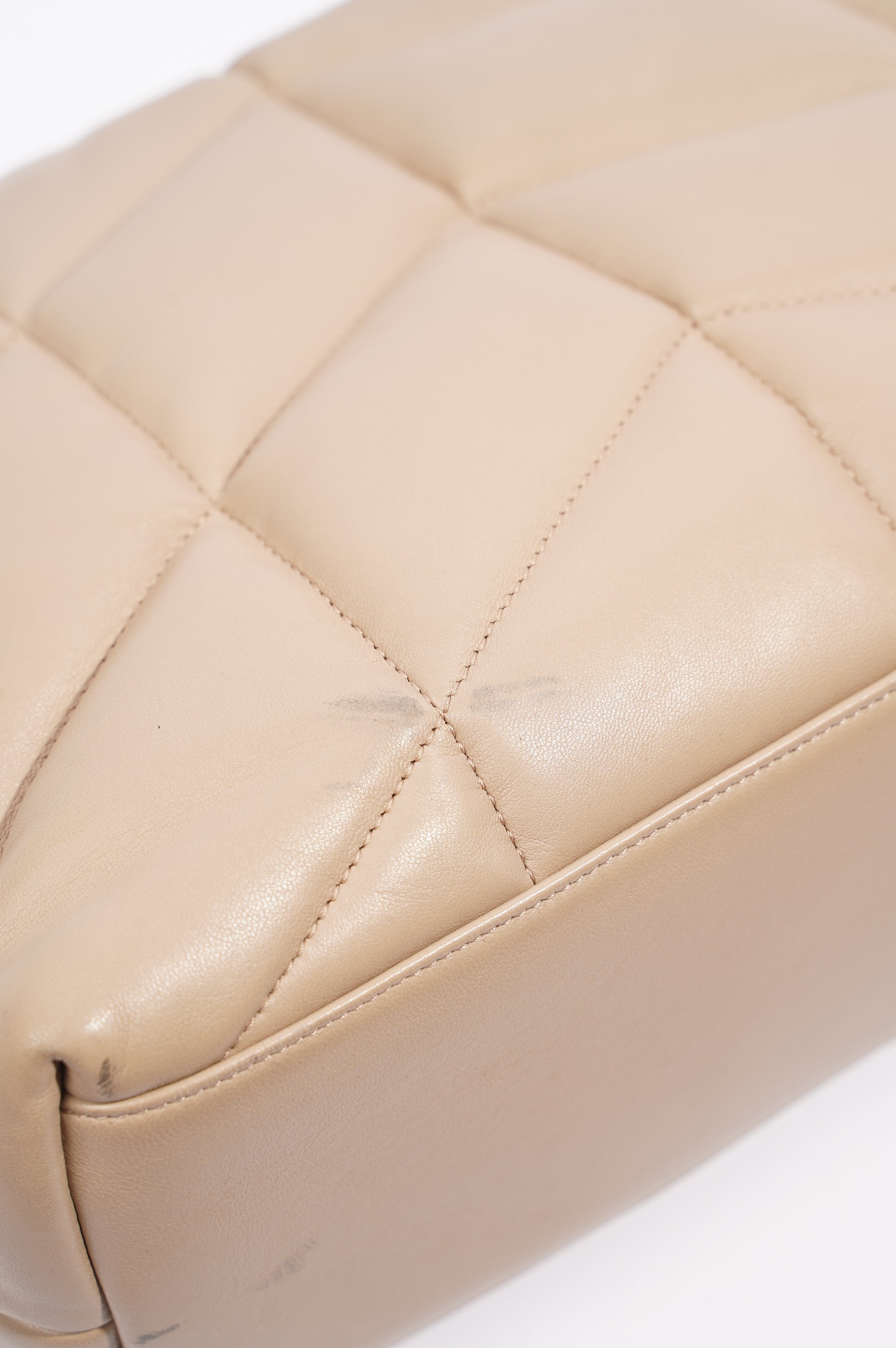 Saint Laurent Womens Lou Lou Beige Medium
