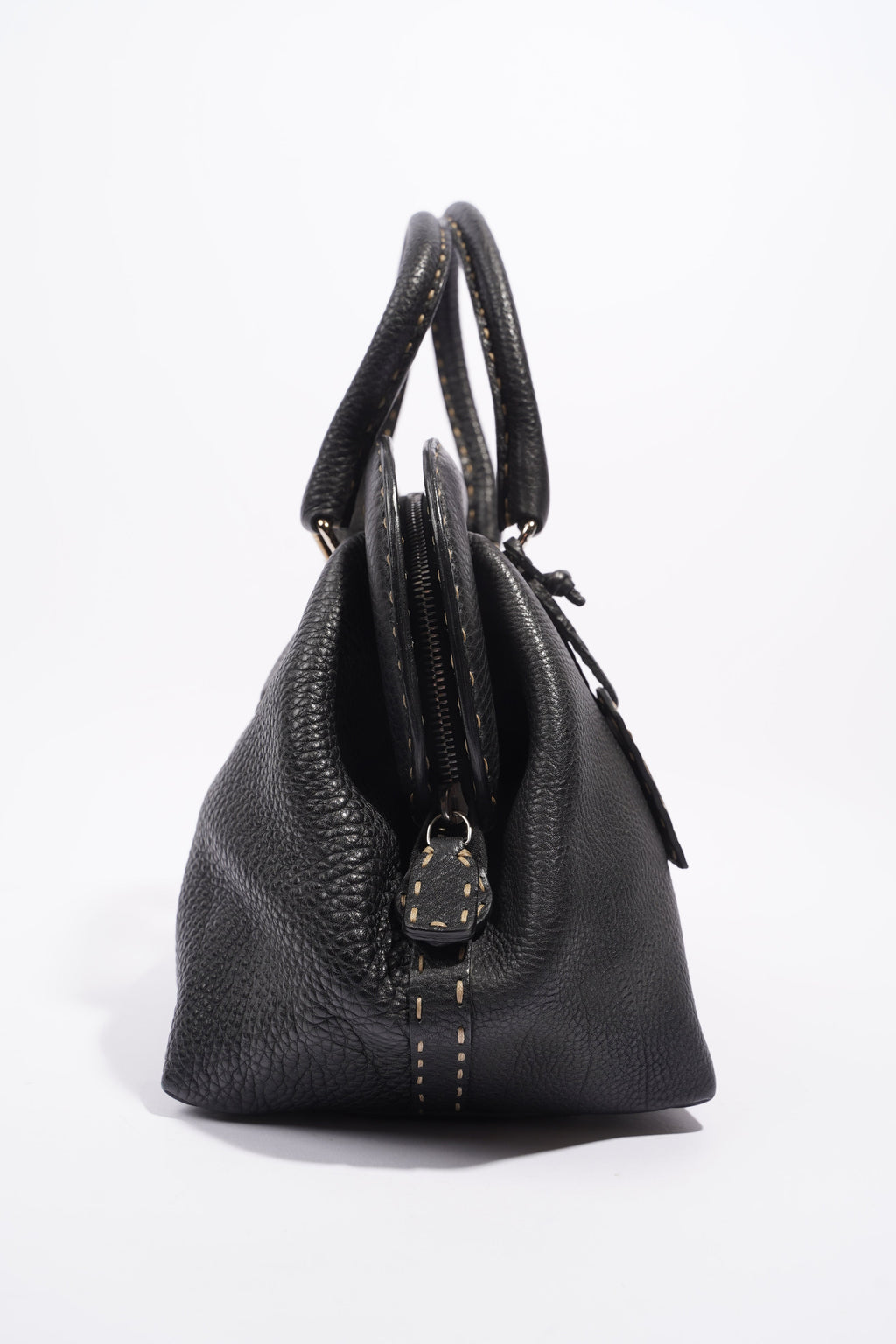 Fendi Womens Selleria Handbag Black
