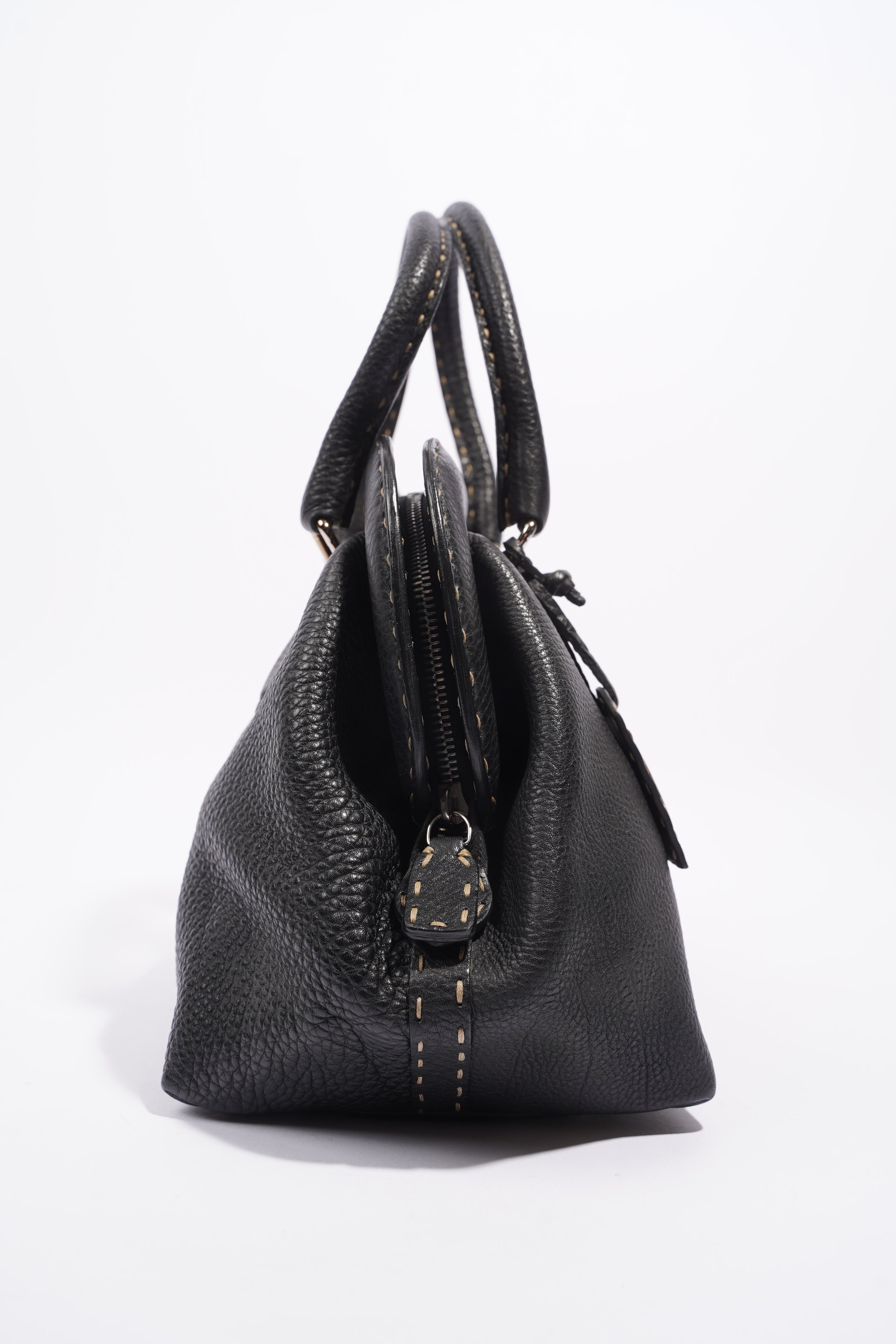 Fendi Womens Selleria Handbag Black